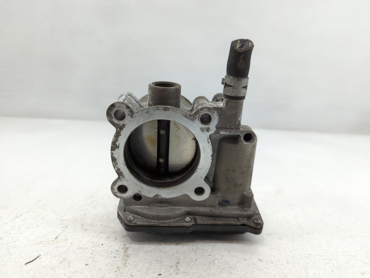 2011-2019 Toyota Corolla Throttle Body P/N:22030-0T080 Fits Fits 2011 2012 2013 2014 2015 2016 2017 2018 2019 OEM Used Auto 
