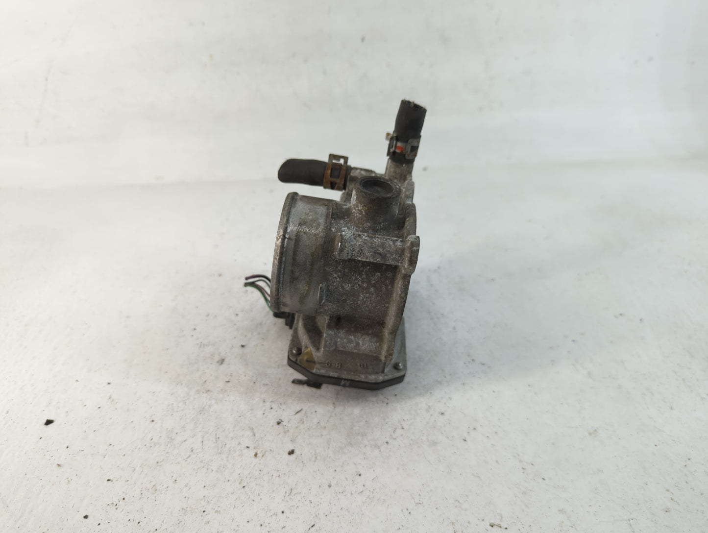 2011-2019 Toyota Corolla Throttle Body P/N:22030-0T080 Fits Fits 2011 2012 2013 2014 2015 2016 2017 2018 2019 OEM Used Auto 