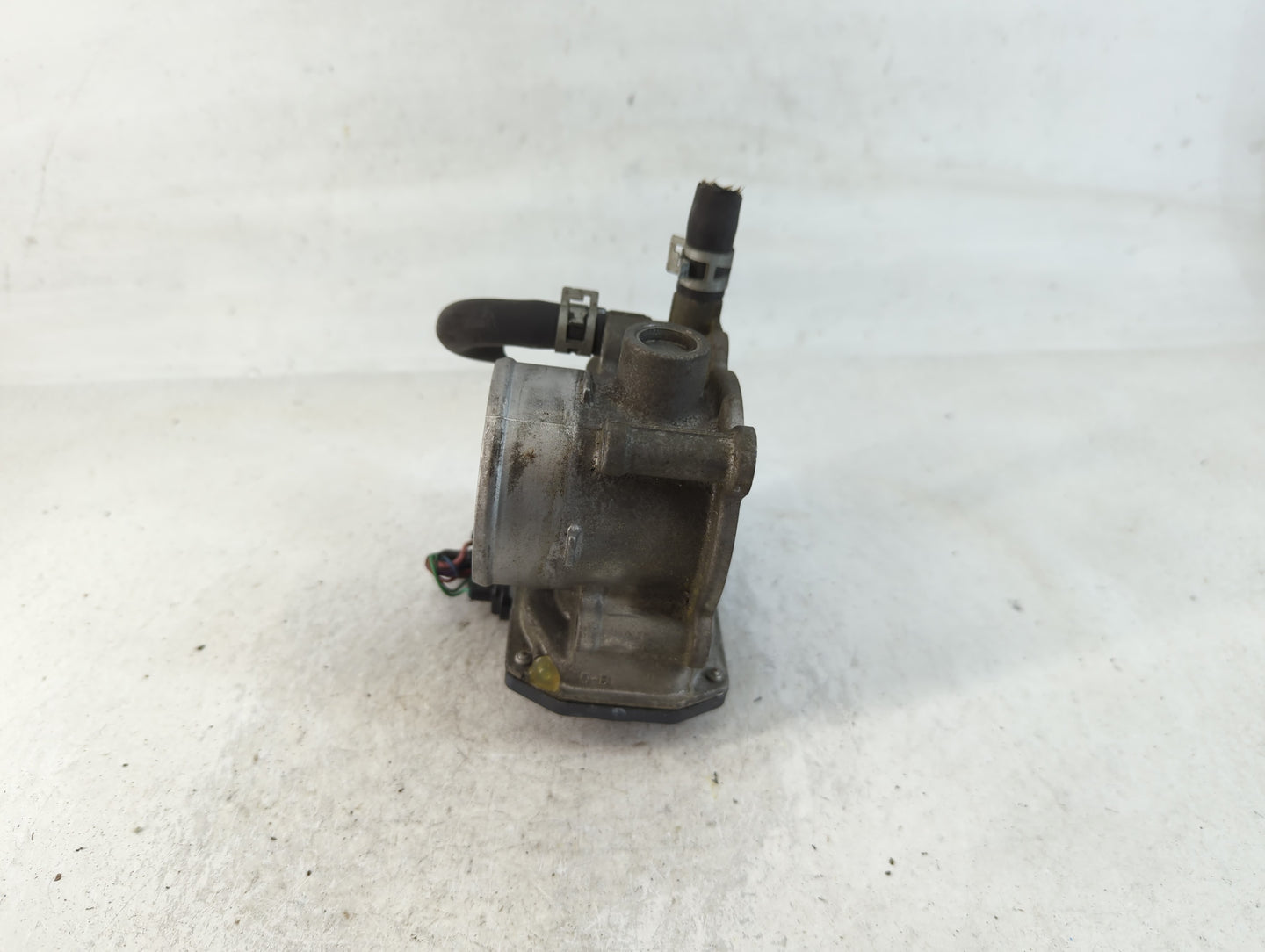 2011-2019 Toyota Corolla Throttle Body P/N:22030-0T080 Fits Fits 2011 2012 2013 2014 2015 2016 2017 2018 2019 OEM Used Auto 