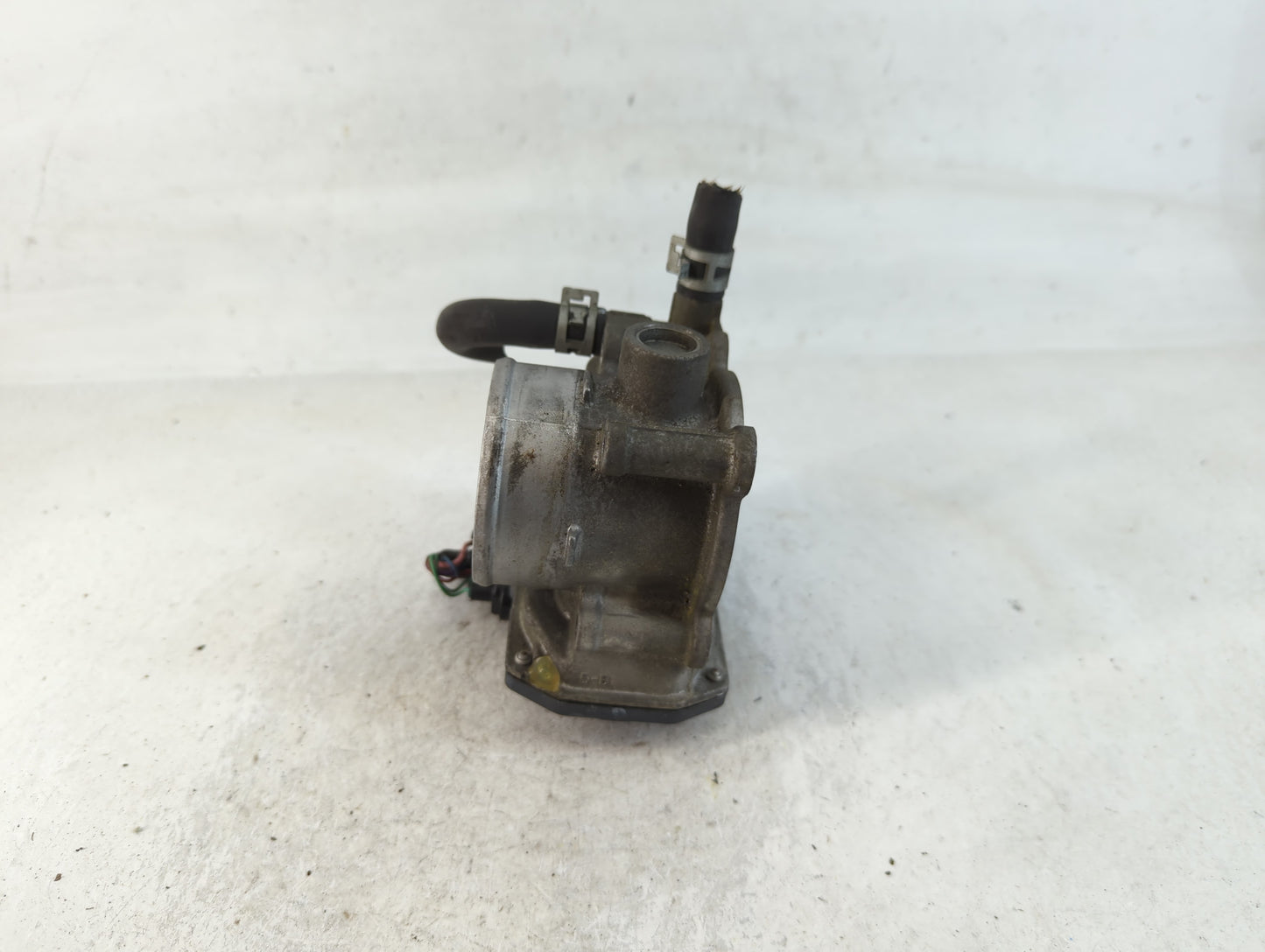 2011-2019 Toyota Corolla Throttle Body P/N:22030-0T080 Fits Fits 2011 2012 2013 2014 2015 2016 2017 2018 2019 OEM Used Auto 