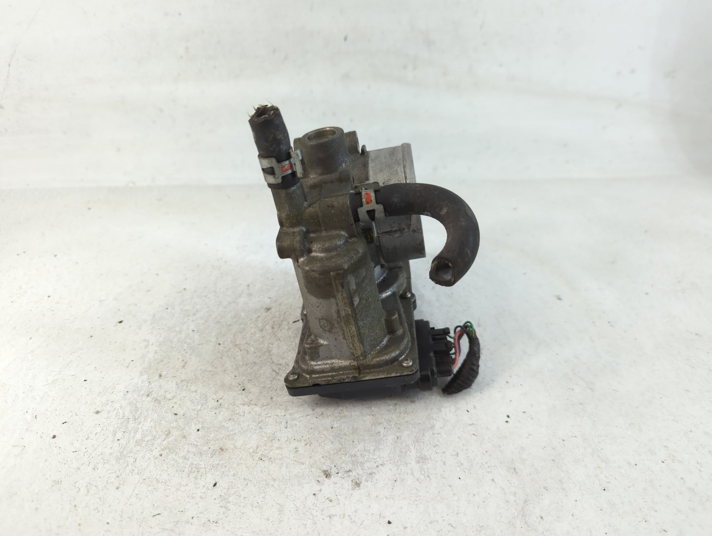 2011-2019 Toyota Corolla Throttle Body P/N:22030-0T080 Fits Fits 2011 2012 2013 2014 2015 2016 2017 2018 2019 OEM Used Auto 
