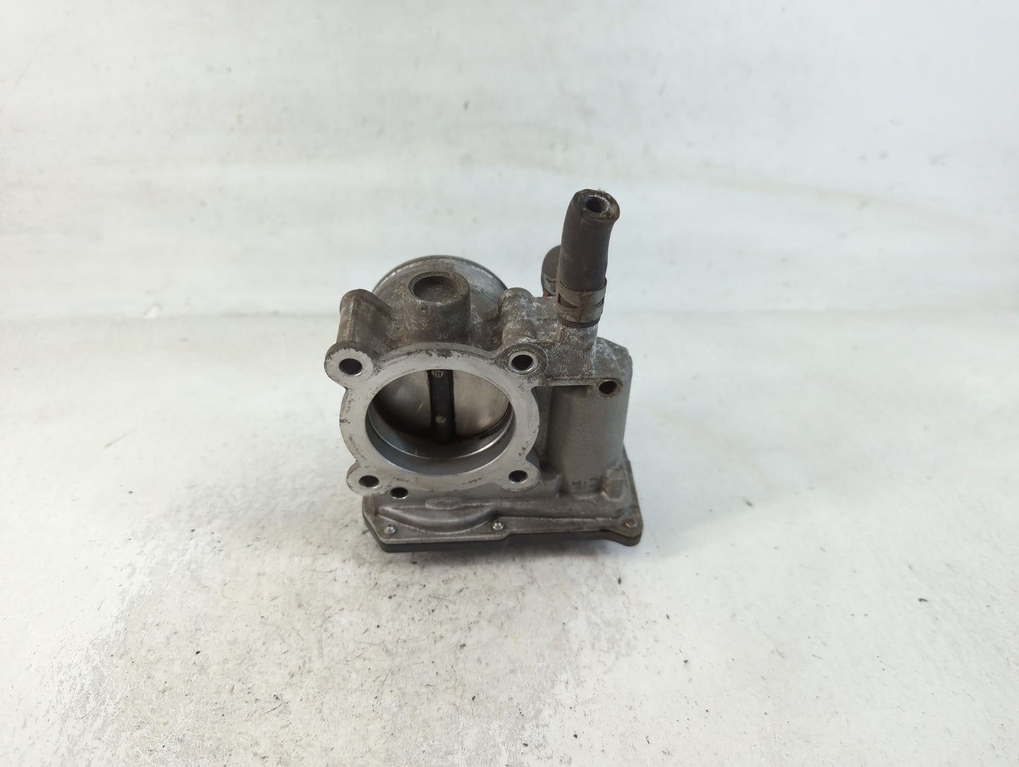 2011-2019 Toyota Corolla Throttle Body P/N:22030-0T080 Fits Fits 2011 2012 2013 2014 2015 2016 2017 2018 2019 OEM Used Auto 