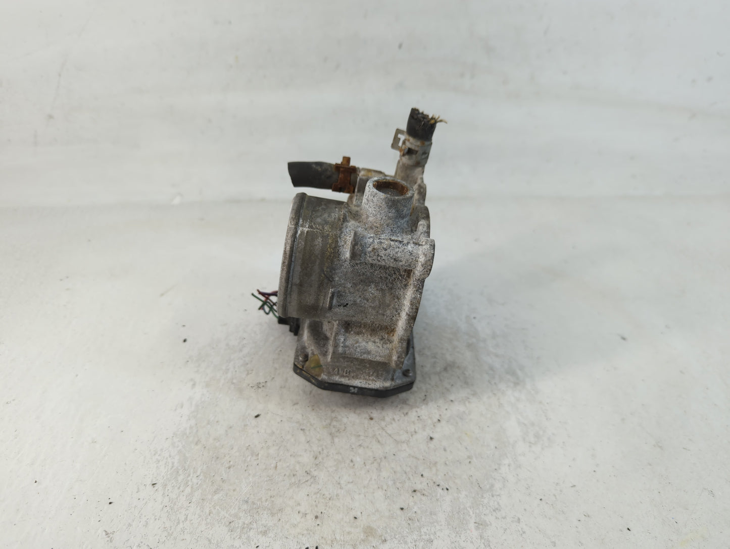 2011-2019 Toyota Corolla Throttle Body P/N:22030-0T080 Fits Fits 2011 2012 2013 2014 2015 2016 2017 2018 2019 OEM Used Auto 