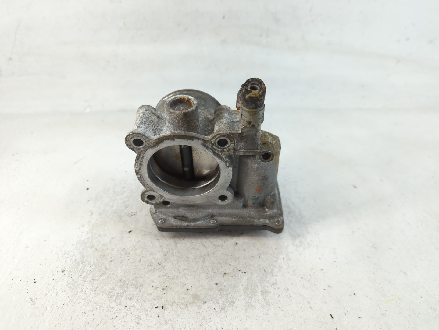 2011-2019 Toyota Corolla Throttle Body P/N:22030-0T080 Fits Fits 2011 2012 2013 2014 2015 2016 2017 2018 2019 OEM Used Auto 