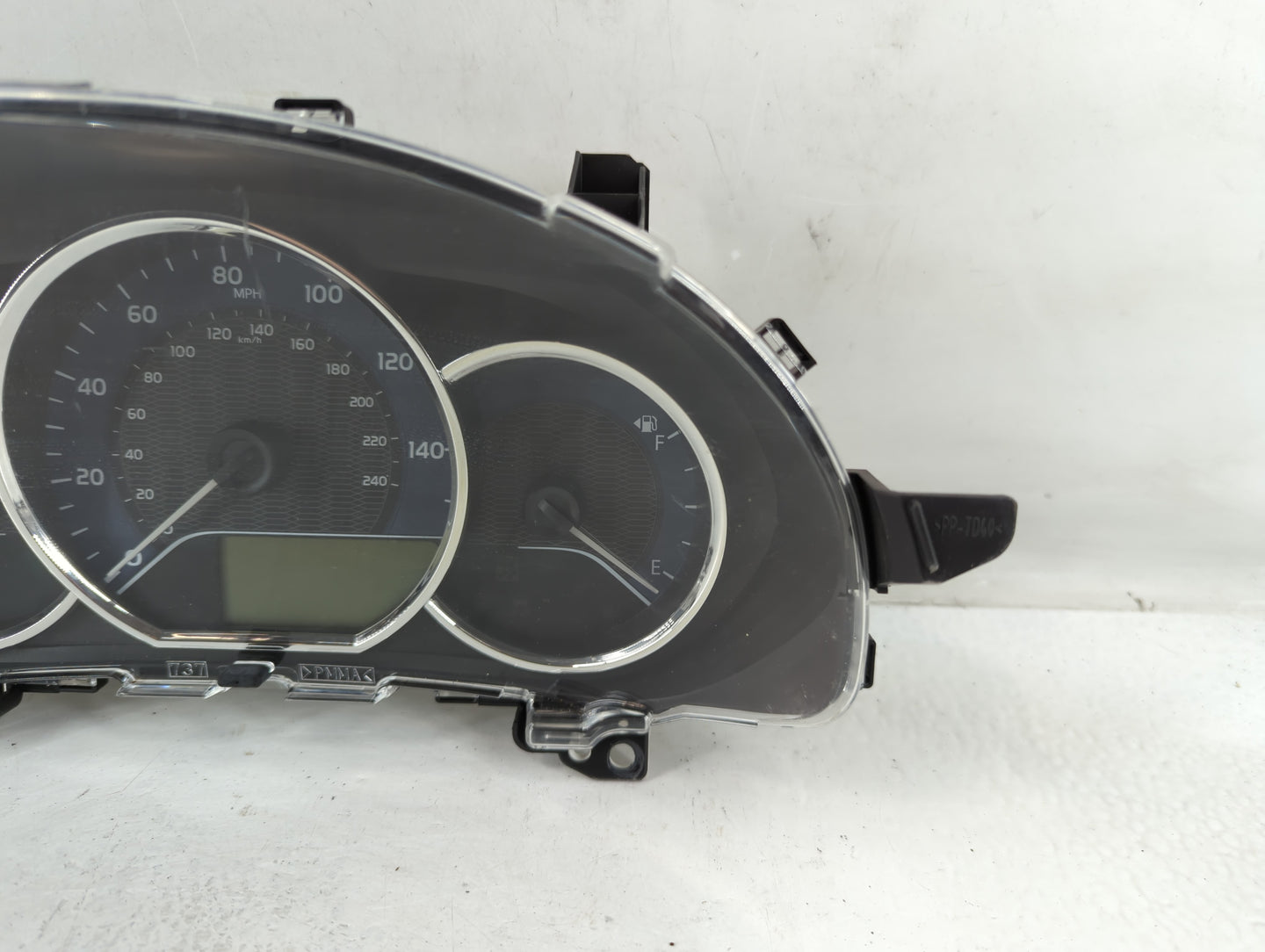2014-2016 Toyota Corolla Instrument Cluster Speedometer Gauges P/N:83800-0ZX10 Fits Fits 2014 2015 2016 OEM Used Auto Parts 