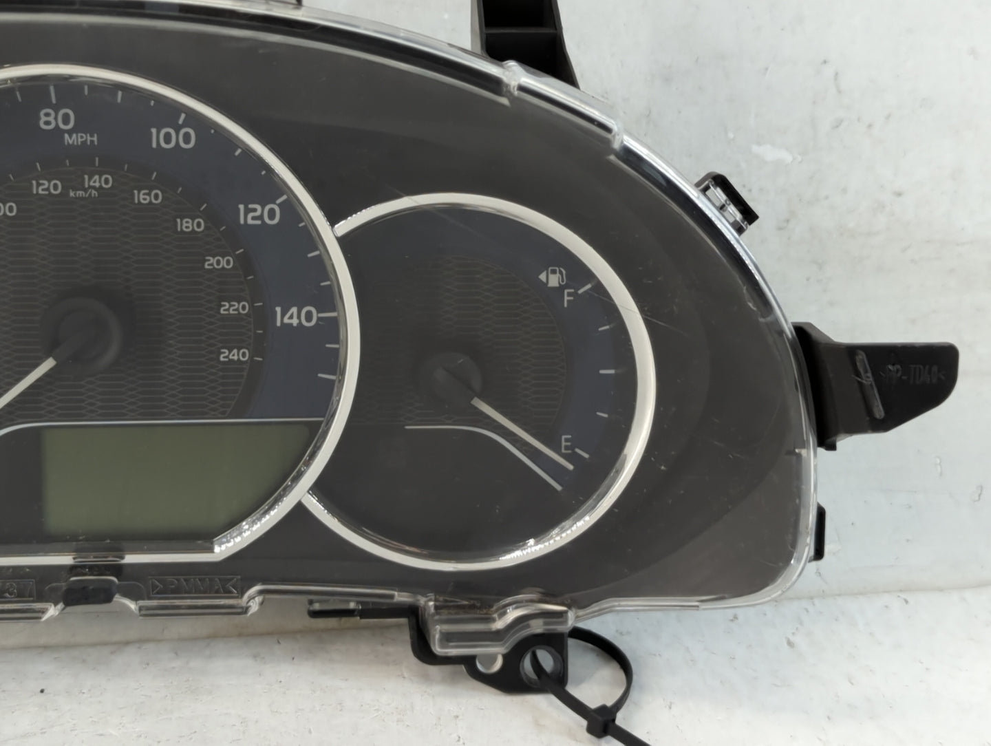 2014-2016 Toyota Corolla Instrument Cluster Speedometer Gauges P/N:83800-0ZX10 Fits Fits 2014 2015 2016 OEM Used Auto Parts 