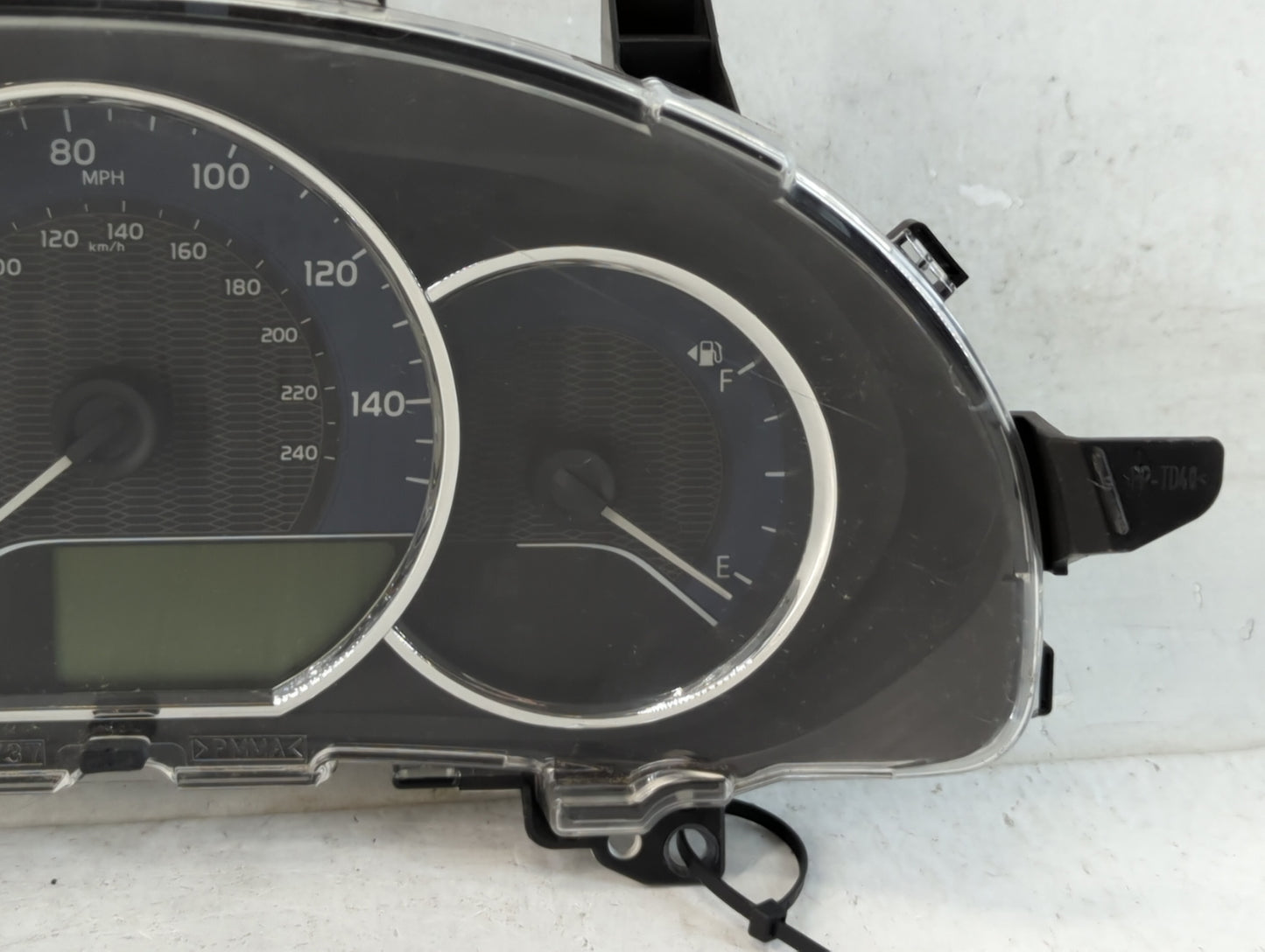 2014-2016 Toyota Corolla Instrument Cluster Speedometer Gauges P/N:83800-0ZX10 Fits Fits 2014 2015 2016 OEM Used Auto Parts 