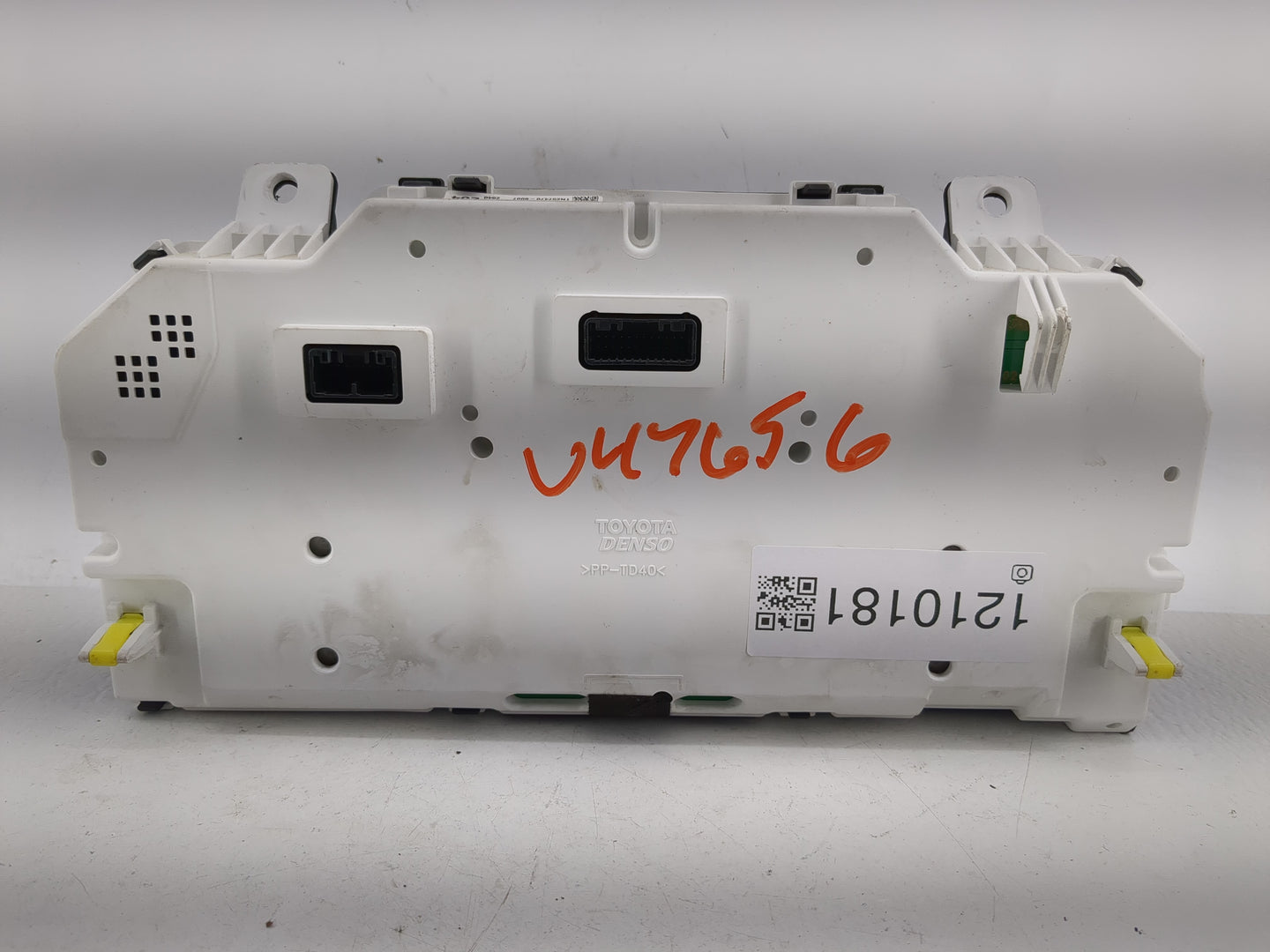 2014-2016 Toyota Highlander Instrument Cluster Speedometer Gauges P/N:83800-0E540-00 Fits Fits 2014 2015 2016 OEM Used Auto 