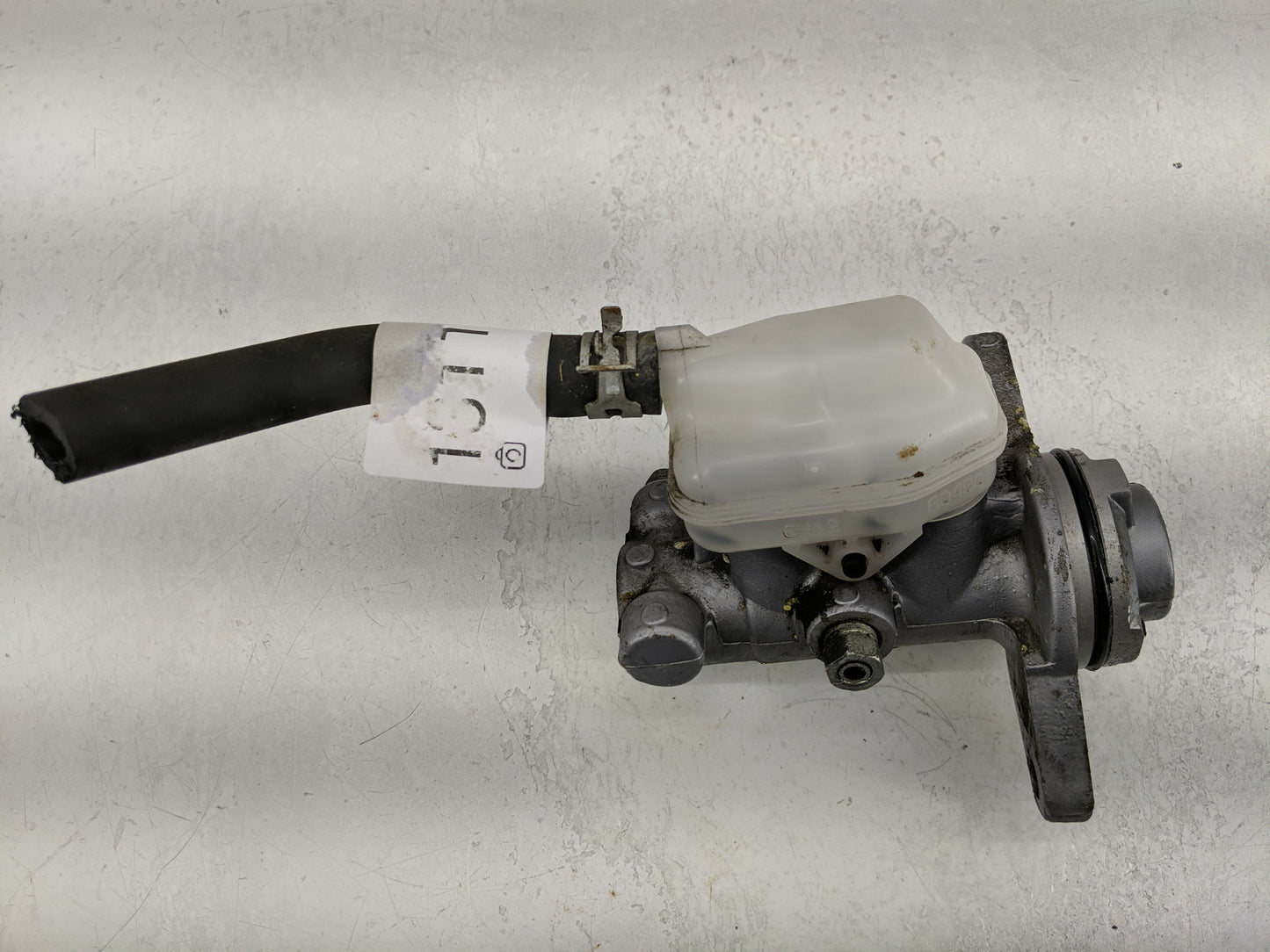 2008-2019 Toyota Highlander Brake Master Cylinder 1311522 - Oemusedautoparts1.com