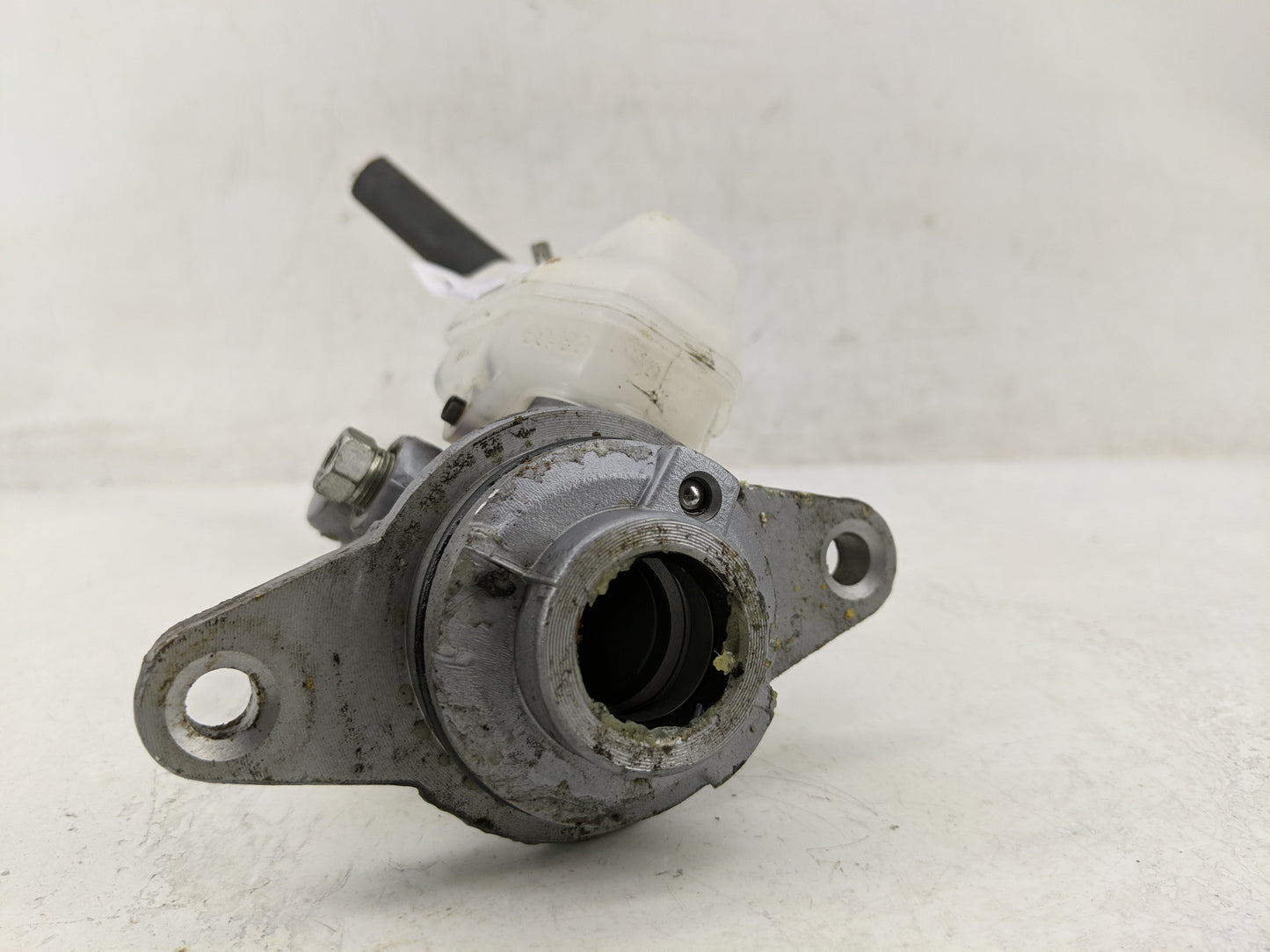 2008-2019 Toyota Highlander Brake Master Cylinder 1311522 - Oemusedautoparts1.com