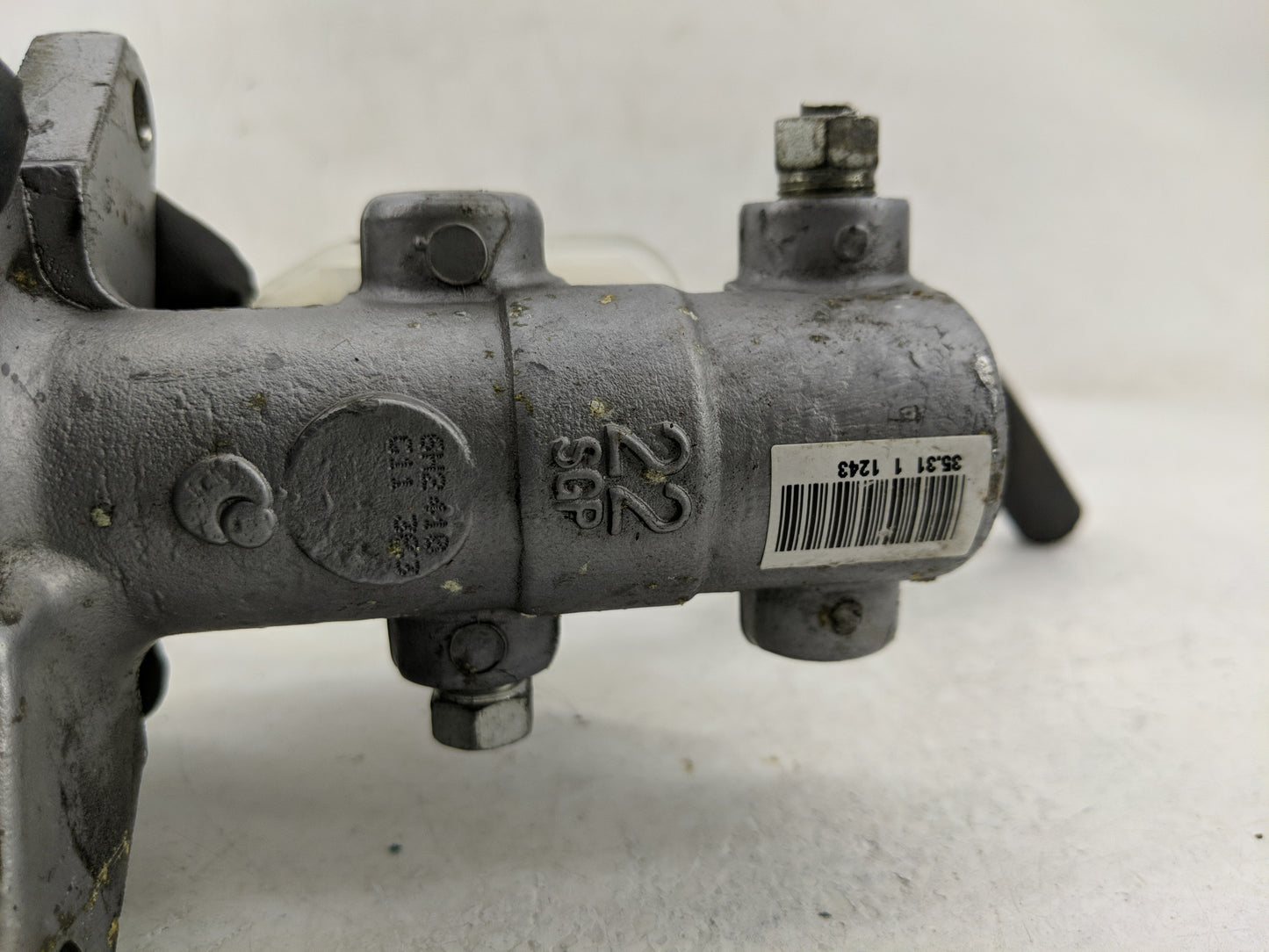 2008-2019 Toyota Highlander Brake Master Cylinder 1311522 - Oemusedautoparts1.com