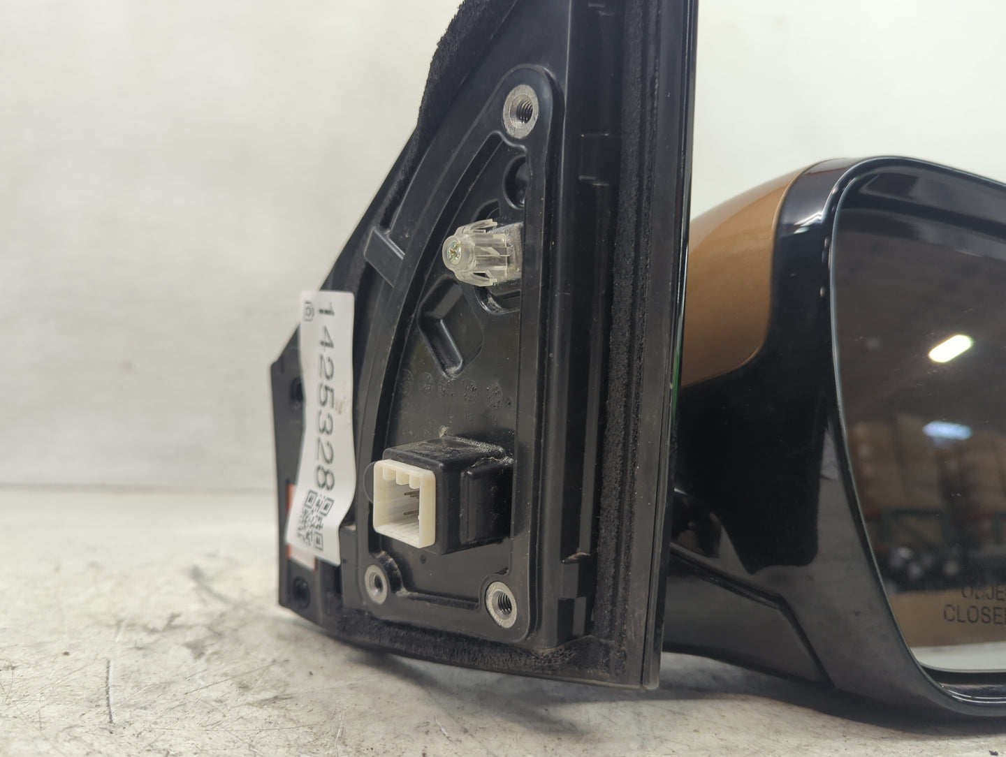 2014-2019 Toyota Highlander Driver Side View Mirror - Left Door Mirror OEM Used - Oemusedautoparts1.com