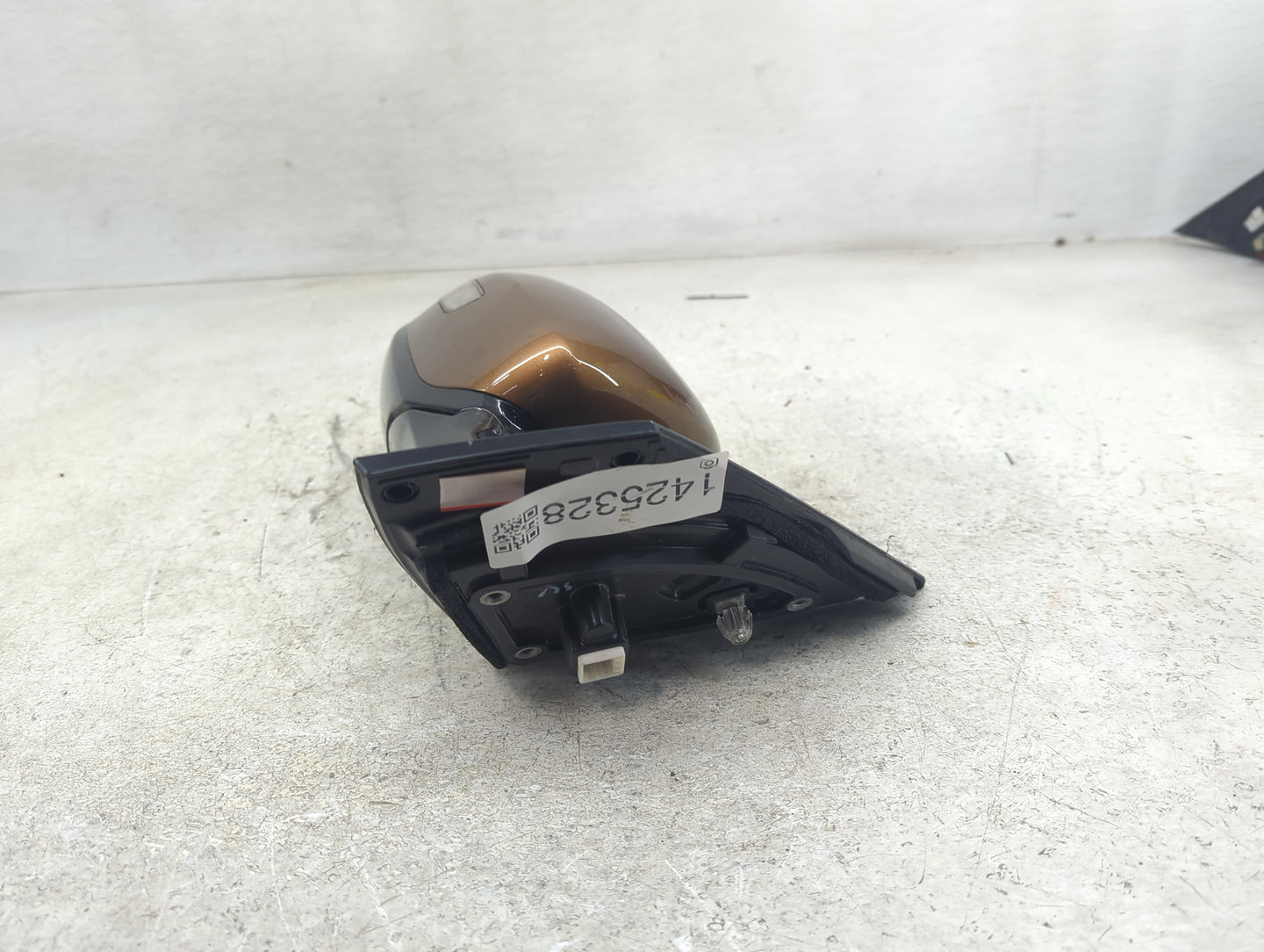 2014-2019 Toyota Highlander Driver Side View Mirror - Left Door Mirror OEM Used - Oemusedautoparts1.com