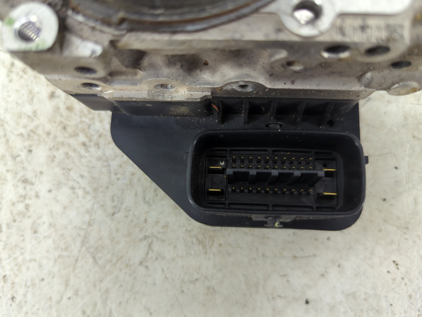 2014-2016 Toyota Highlander ABS Pump Control Module Replacement Fits Fits 2014 2015 2016 OEM Used Auto Parts - Oemusedautopa