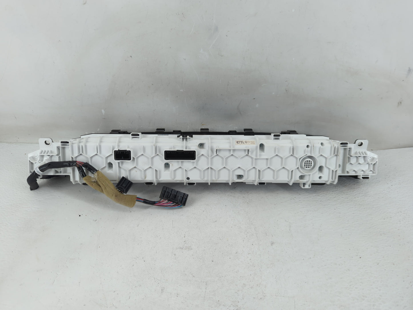 2016-2017 Toyota Prius Instrument Cluster Speedometer Gauges P/N:769318-350 Fits Fits 2016 2017 OEM Used Auto Parts - Oemuse