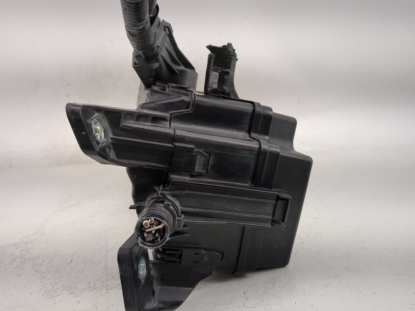 2016-2018 Toyota Prius Fusebox Fuse Box Panel Relay Module Fits Fits 2016 2017 2018 OEM Used Auto Parts - Oemusedautoparts1.