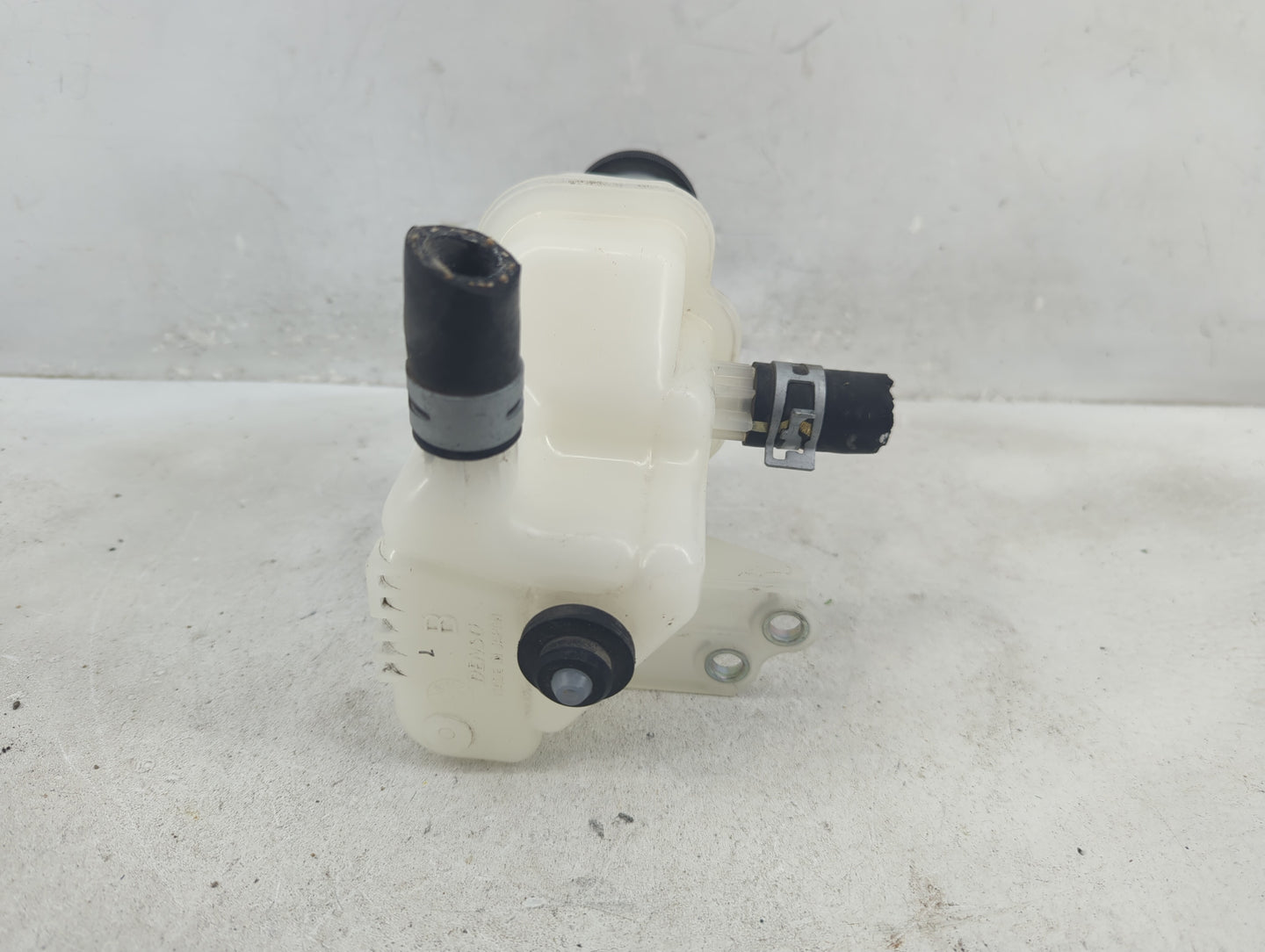 Toyota Prius Radiator Coolant Overflow Expansion Tank Bottle 1410379 - Oemusedautoparts1.com