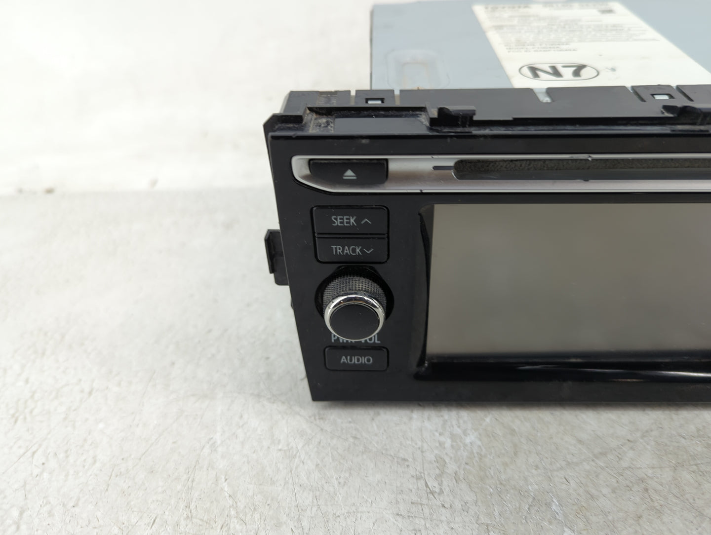 2016-2017 Toyota Prius Radio AM FM Cd Player Receiver Replacement P/N:86140-52330 Fits Fits 2016 2017 OEM Used Auto Parts - 