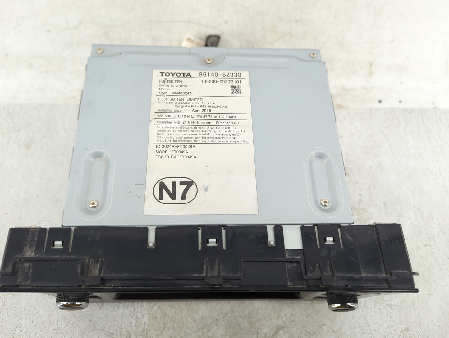 2016-2017 Toyota Prius Radio AM FM Cd Player Receiver Replacement P/N:86140-52330 Fits Fits 2016 2017 OEM Used Auto Parts - 