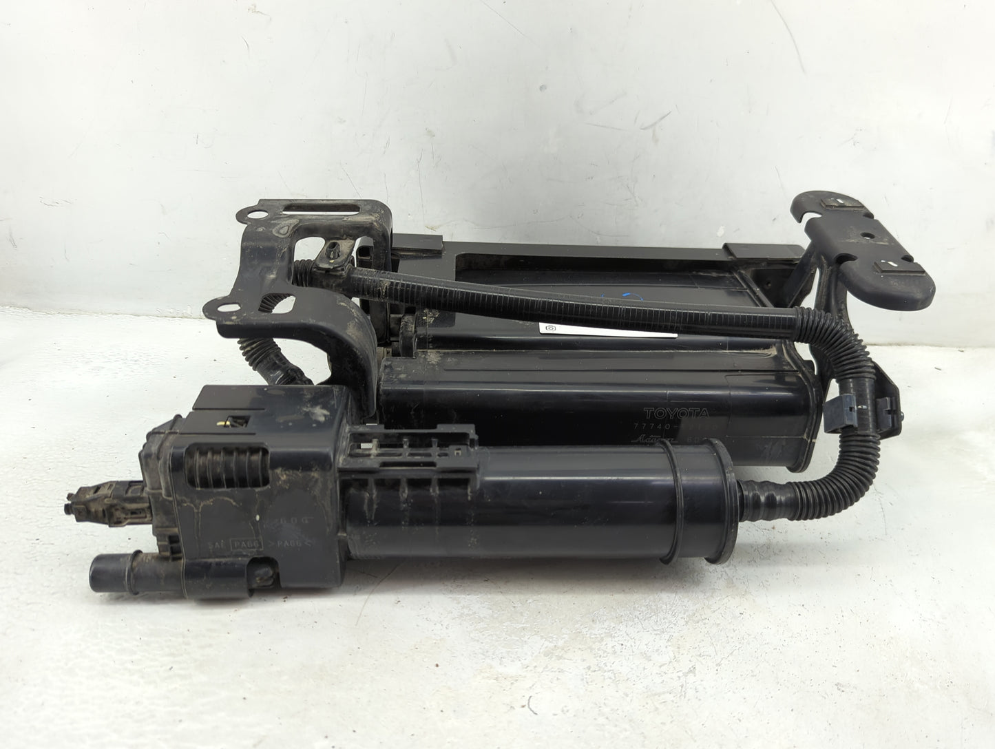 2016 Toyota Prius Fuel Vapor Charcoal Canister 1412654 - Oemusedautoparts1.com