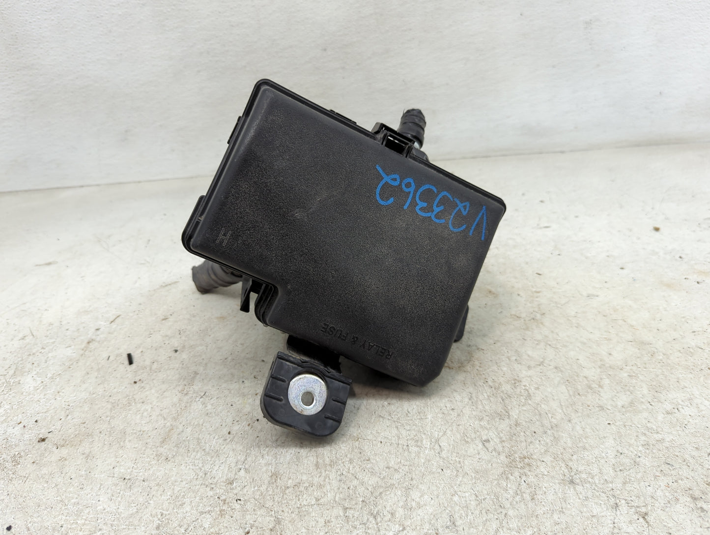 2013-2019 Toyota Prius Fusebox Fuse Box Panel Relay Module P/N:82662-52740 Fits Fits 2013 2014 2015 2016 2017 2018 2019 OEM 