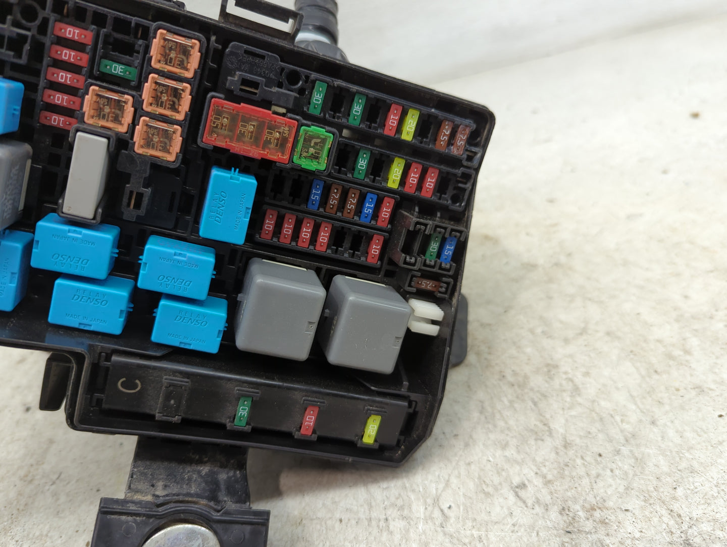 2013-2019 Toyota Prius Fusebox Fuse Box Panel Relay Module P/N:82662-52740 Fits Fits 2013 2014 2015 2016 2017 2018 2019 OEM 