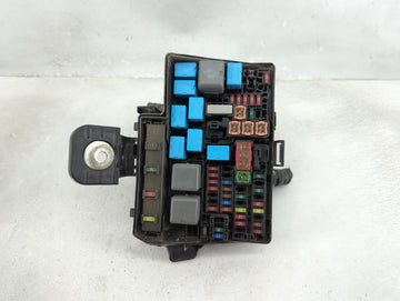 2013-2019 Toyota Prius Fusebox Fuse Box Panel Relay Module P/N:82662-52740 Fits Fits 2013 2014 2015 2016 2017 2018 2019 OEM Used Auto Parts