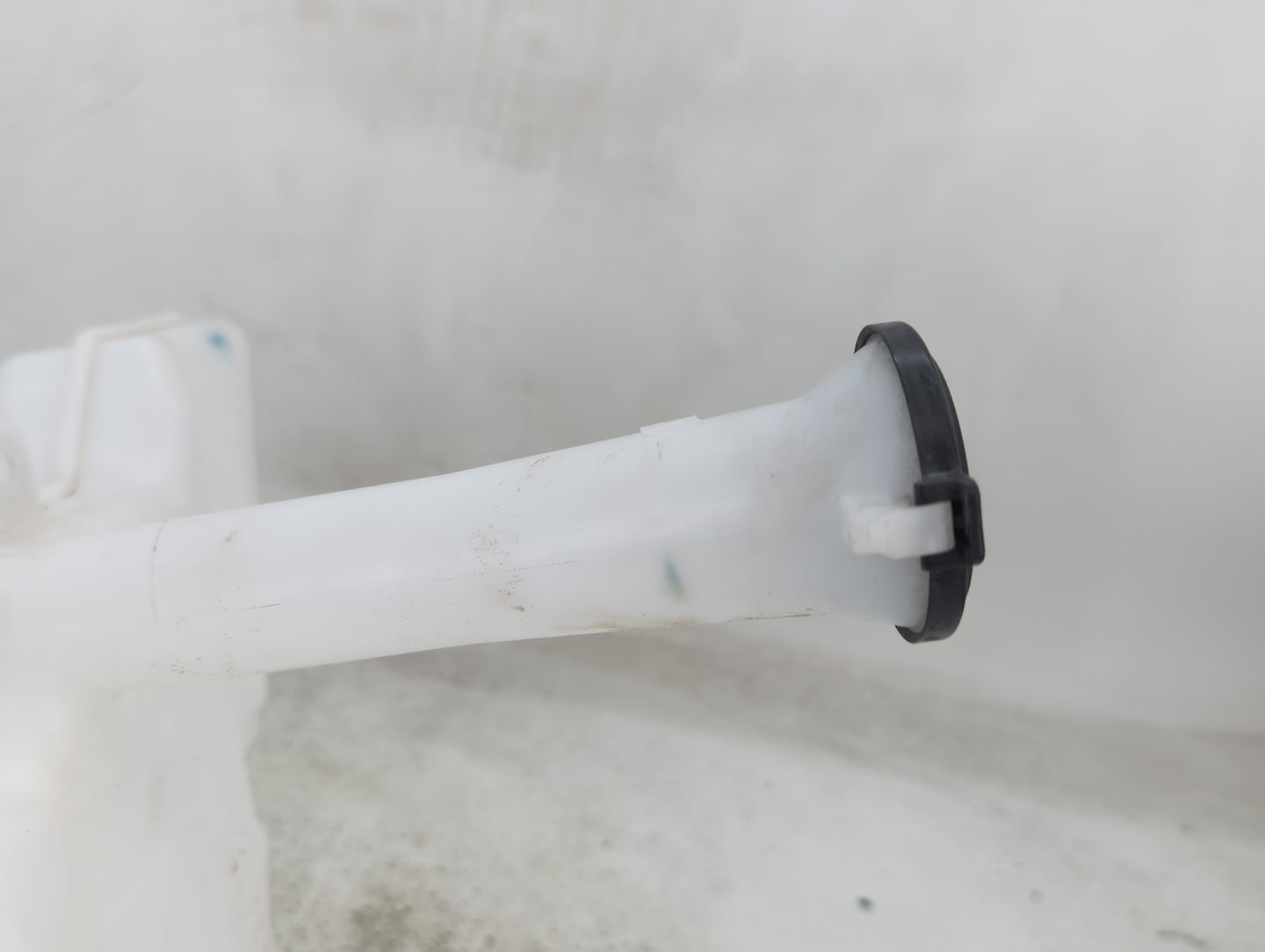 Toyota Prius Windshield Washer Fluid Reservoir Bottle Oem 1431845 - Oemusedautoparts1.com