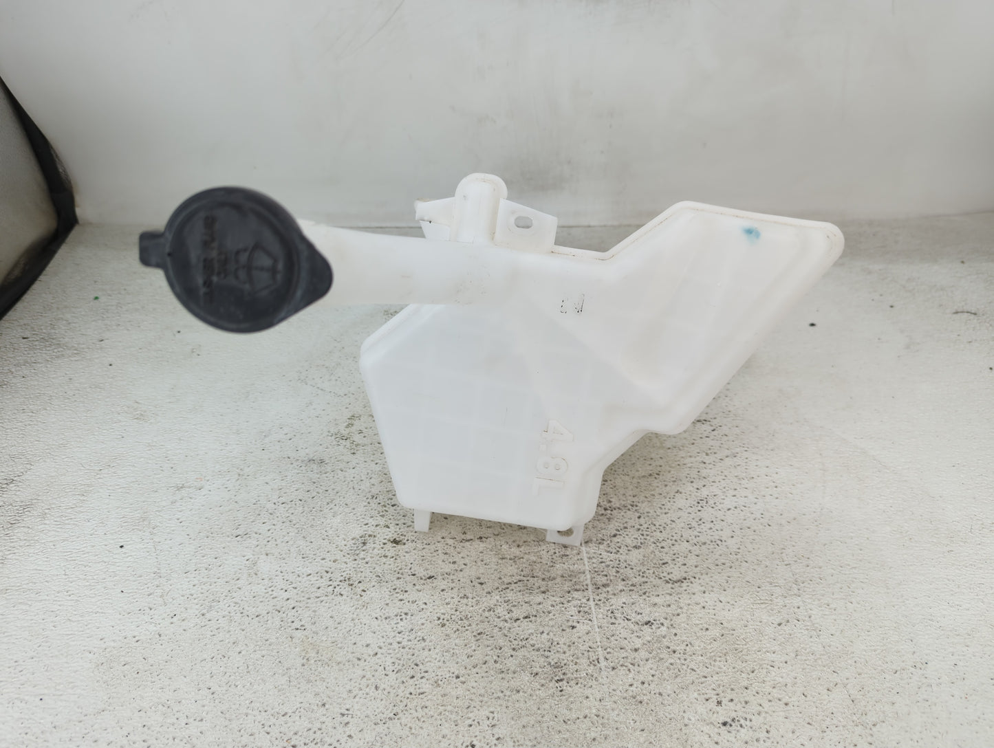 Toyota Prius Windshield Washer Fluid Reservoir Bottle Oem 1431845 - Oemusedautoparts1.com