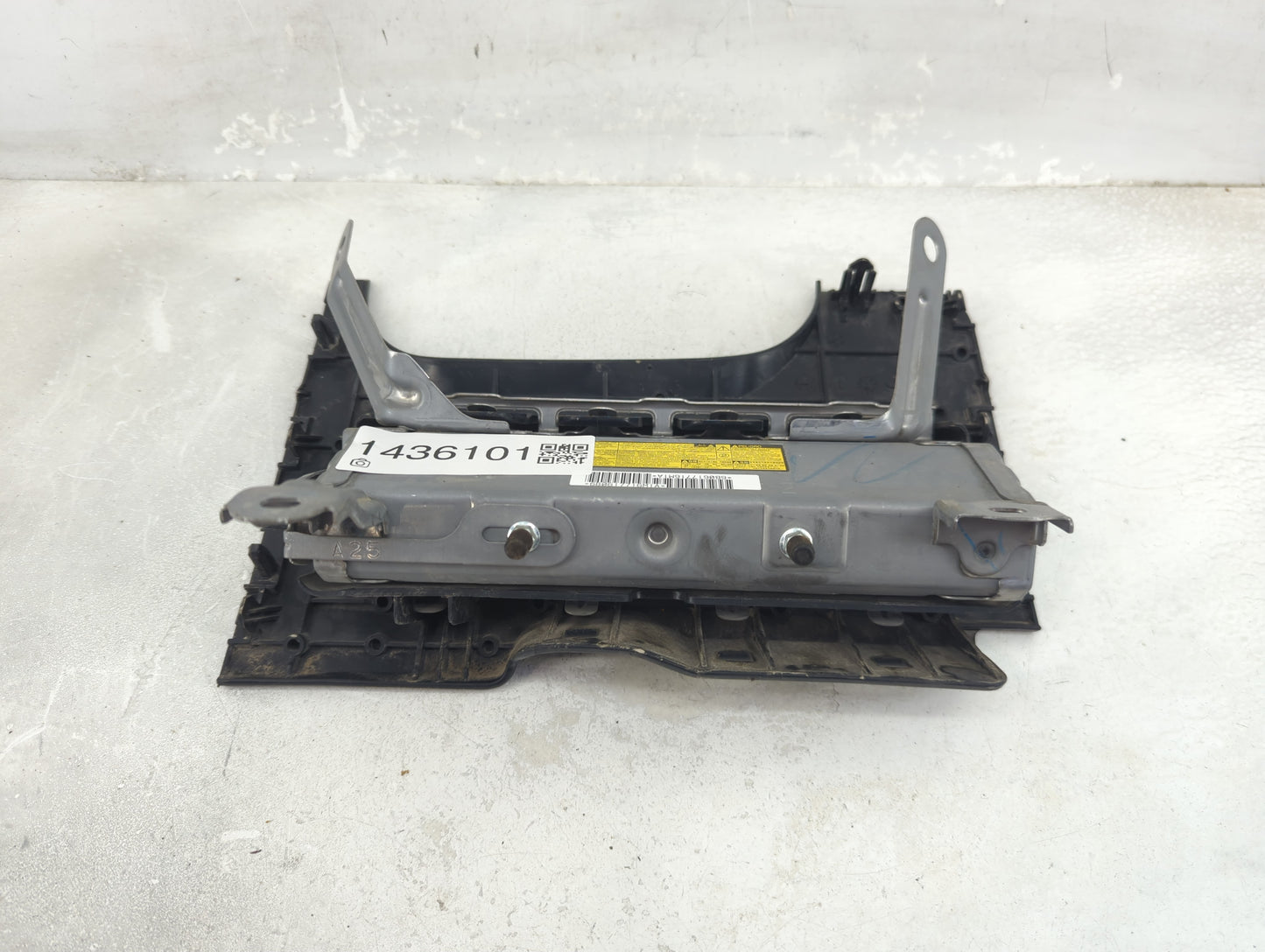 2016 Toyota Prius Air Bag Driver Left Knee OEM P/N:6B0617716M1A Fits OEM Used Auto Parts - Oemusedautoparts1.com