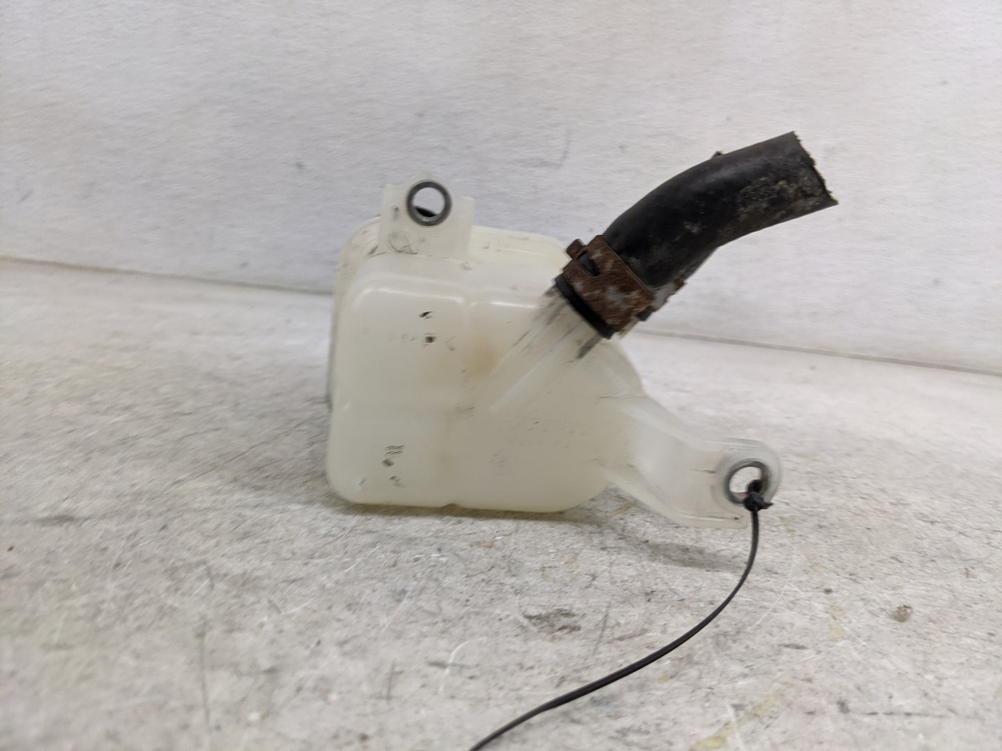 2016 Toyota Prius Radiator Coolant Overflow Expansion Tank Bottle - Oemusedautoparts1.com