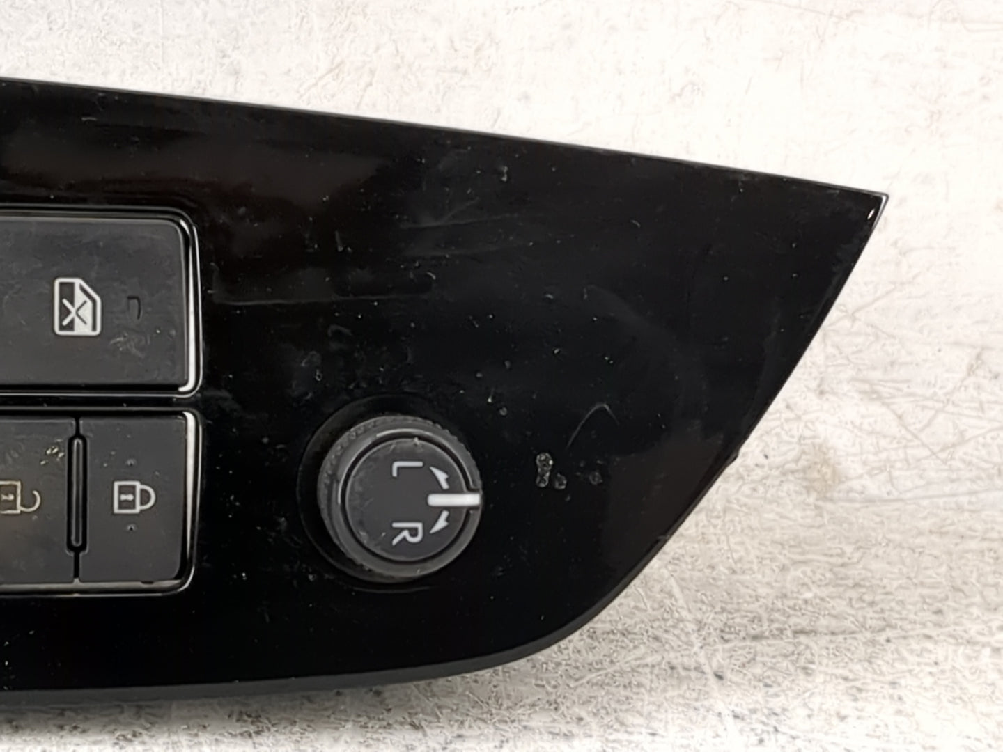 2016-2022 Toyota Prius Master Power Window Switch Replacement Driver Side Left P/N:74232-47190 Fits OEM Used Auto Parts - Oe