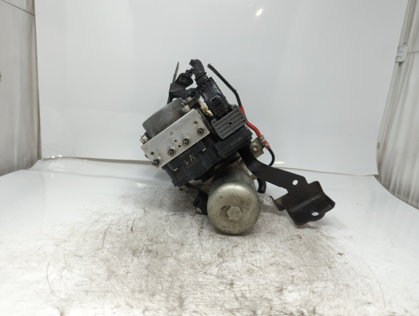 2016-2018 Toyota Prius ABS Pump Control Module Replacement P/N:47070-47070 Fits Fits 2016 2017 2018 OEM Used Auto Parts - Oe