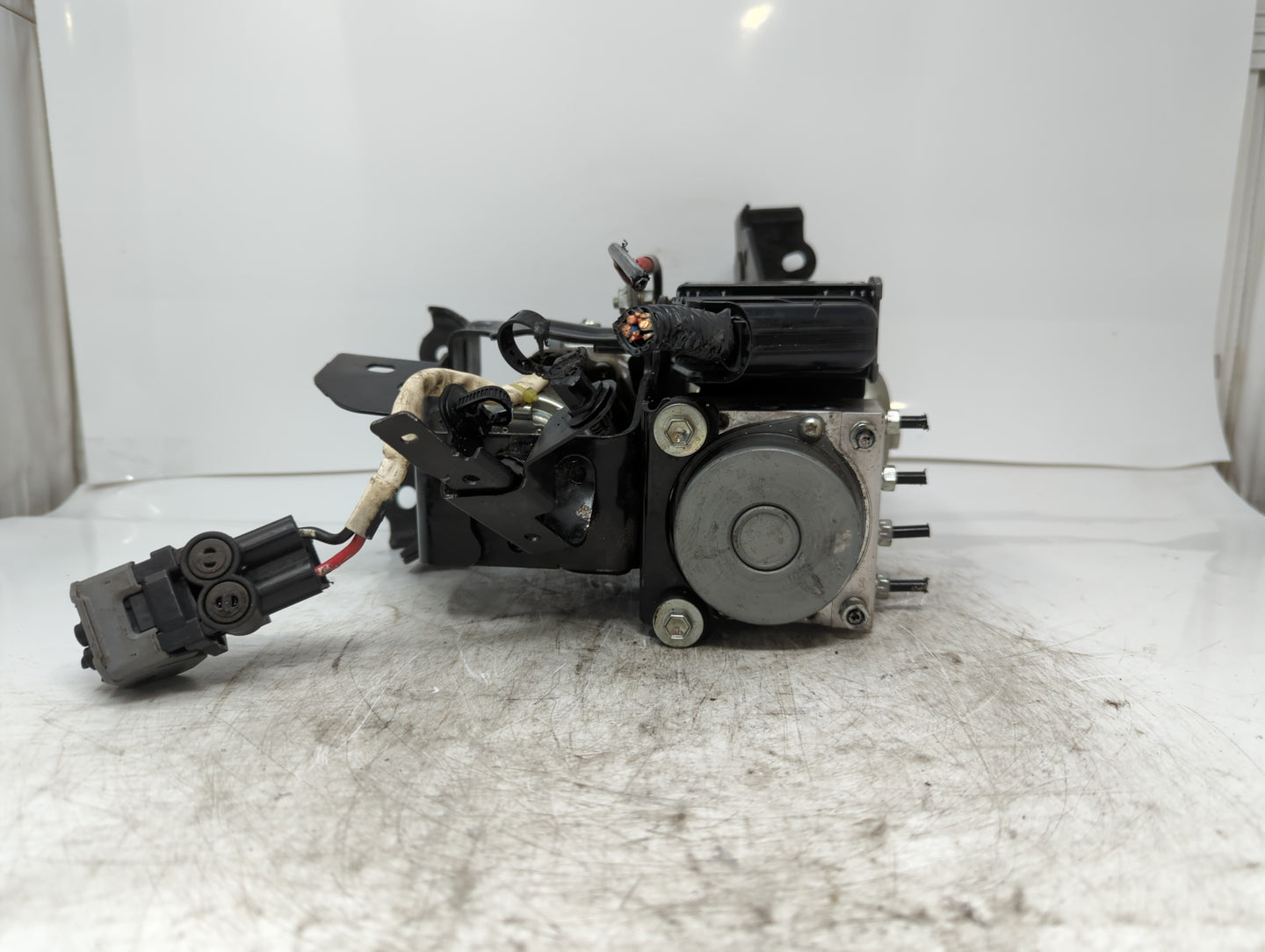 2016-2018 Toyota Prius ABS Pump Control Module Replacement P/N:47070-47070 Fits Fits 2016 2017 2018 OEM Used Auto Parts - Oe