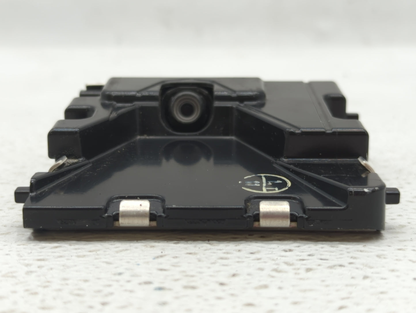 2016 Toyota Prius Chassis Control Module Ccm Bcm Body Control 8646c-47010 - Oemusedautoparts1.com