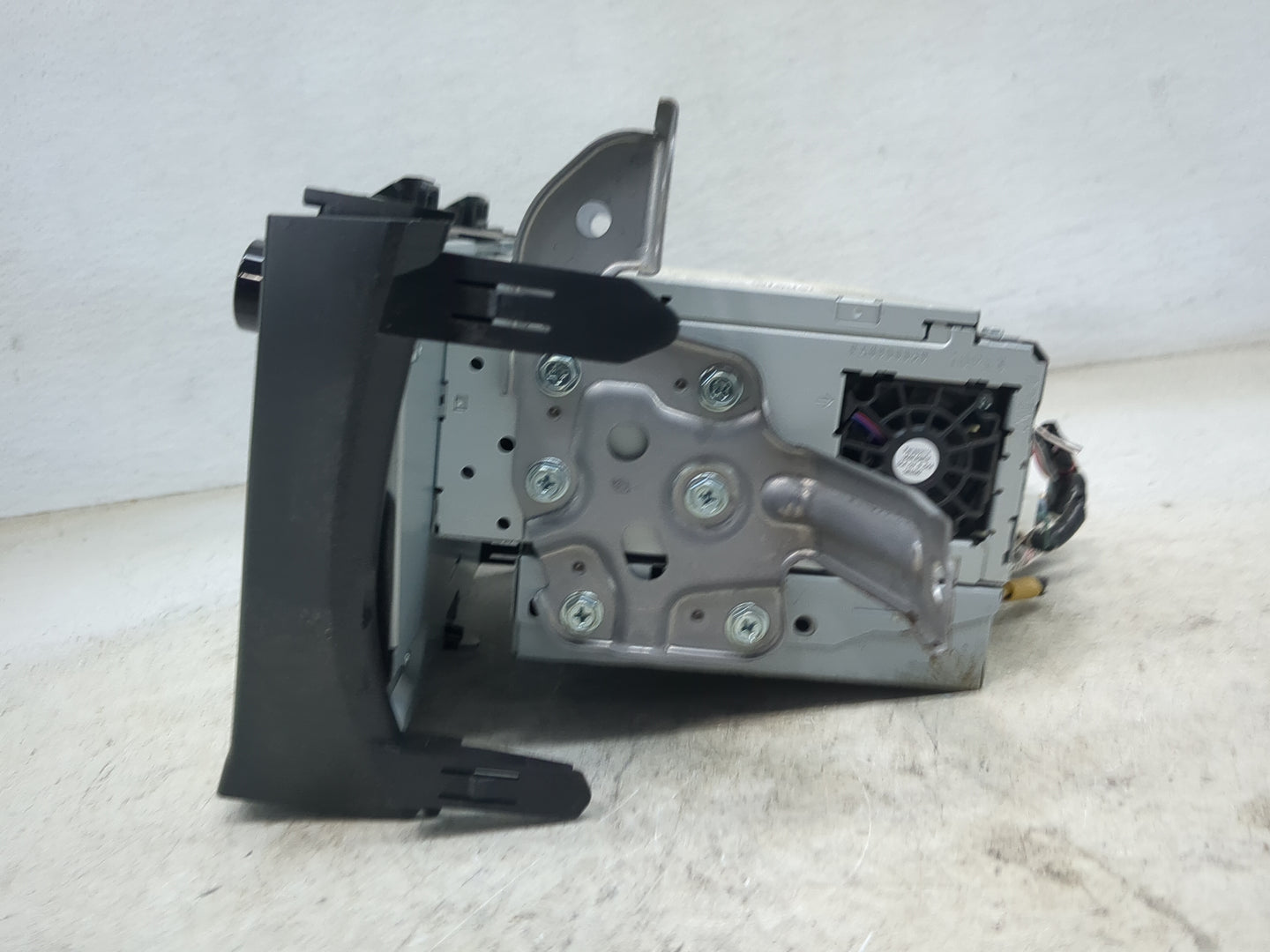 2015-2016 Toyota Prius V Radio AM FM Cd Player Receiver Replacement P/N:86100-47422 CQ-XS04E0AJ1 Fits Fits 2015 2016 OEM Use