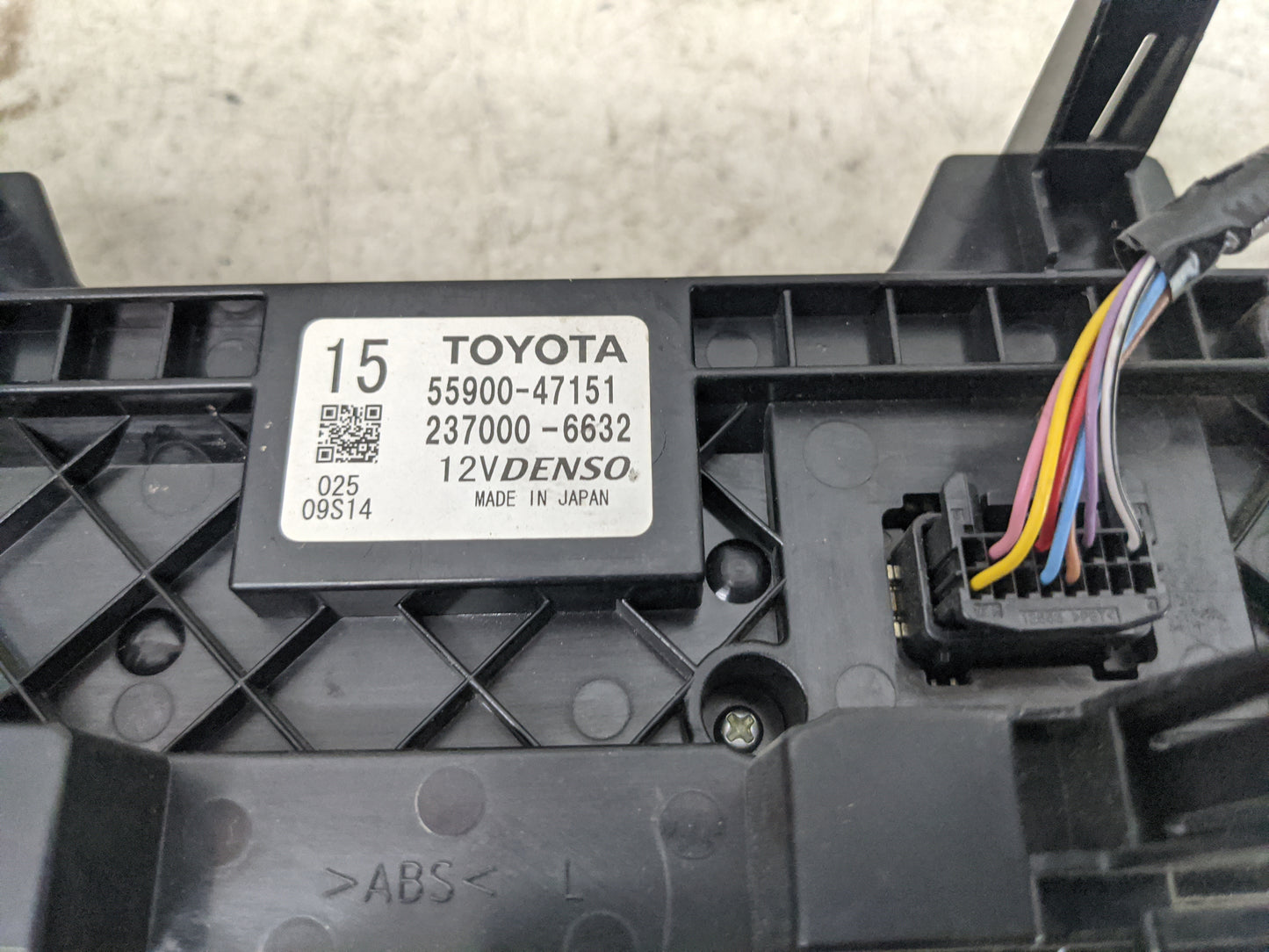 2015-2018 Toyota Prius V Climate Control Module Temperature AC/Heater Replacement P/N:55900-47151 237000-6632 Fits OEM Used 