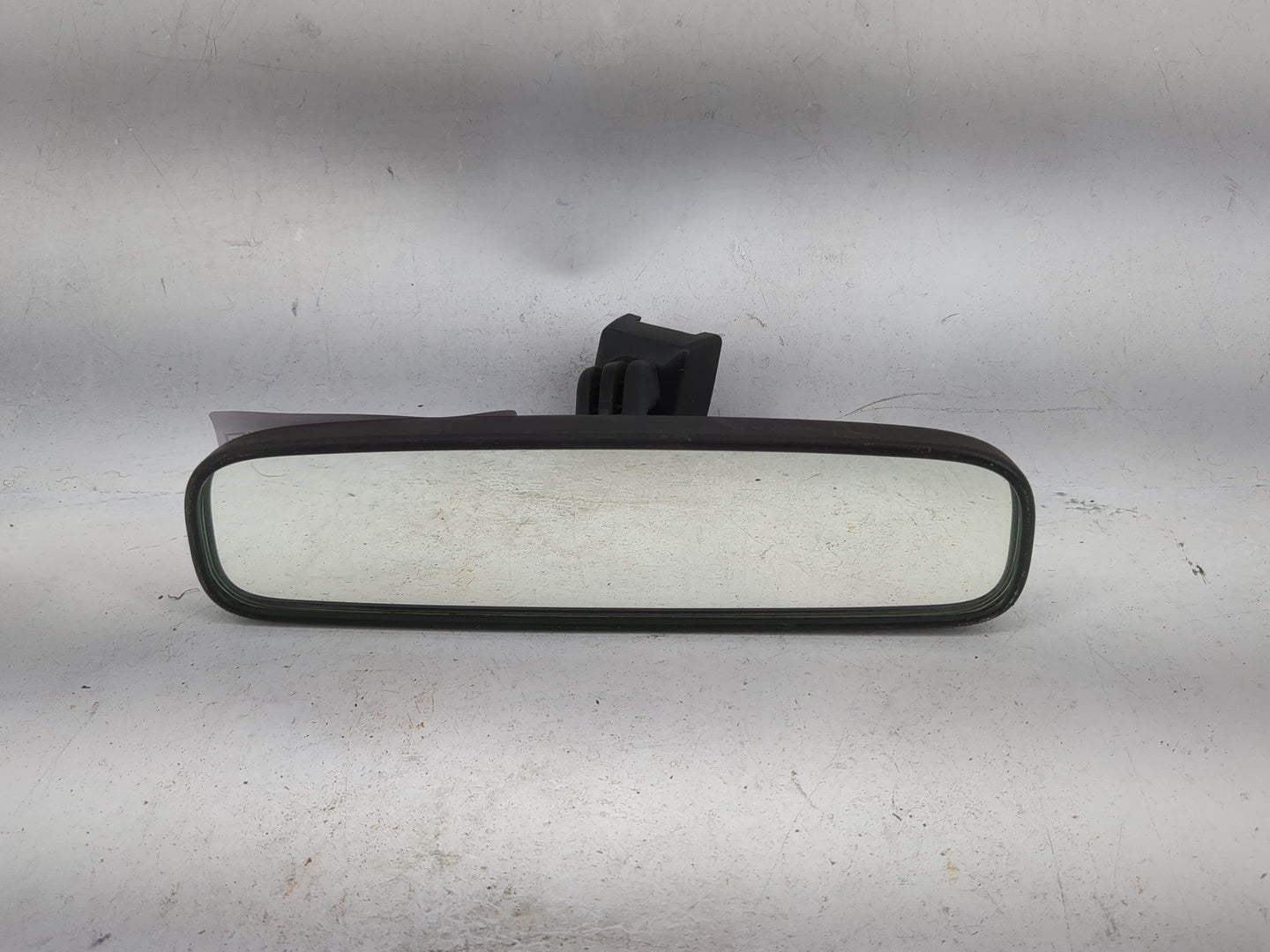 2016 Toyota Prius V Interior Rear View Mirror Replacement OEM P/N:E4 022197 E4 012197 Fits OEM Used Auto Parts - Oemusedauto