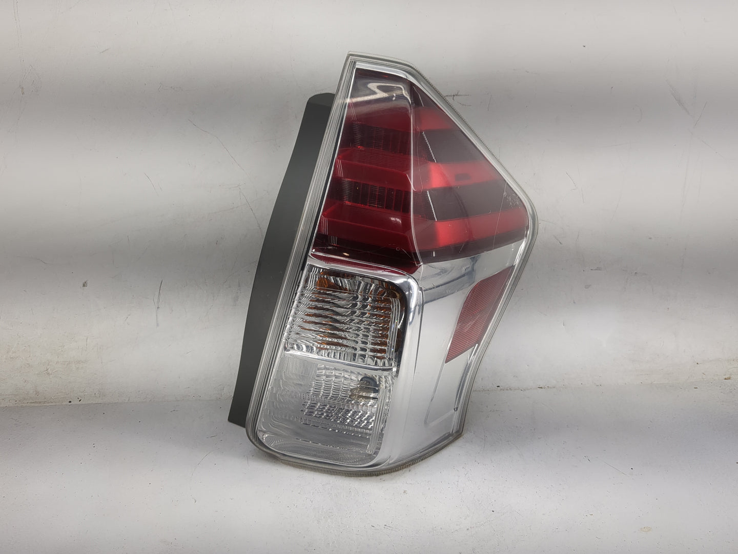 2016 Toyota Prius V Tail Light Assembly Passenger Right OEM P/N:900.PE1A10 Fits OEM Used Auto Parts - Oemusedautoparts1.com