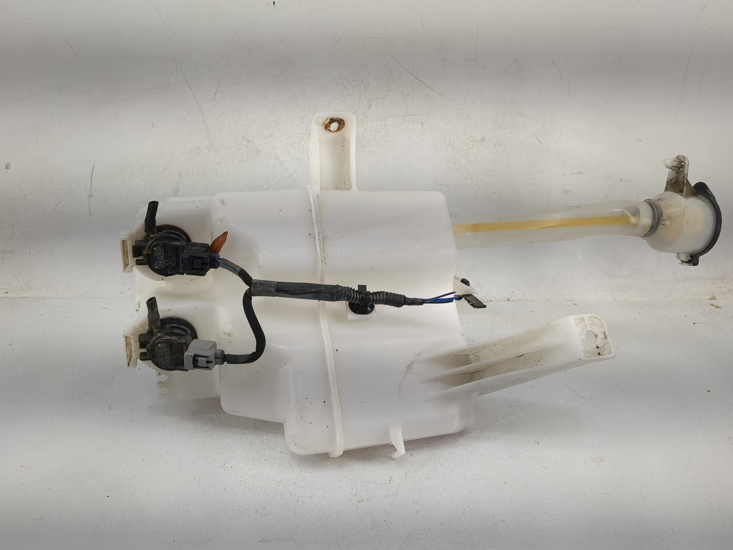 2016 Toyota Prius V Windshield Washer Fluid Reservoir Bottle - Oemusedautoparts1.com