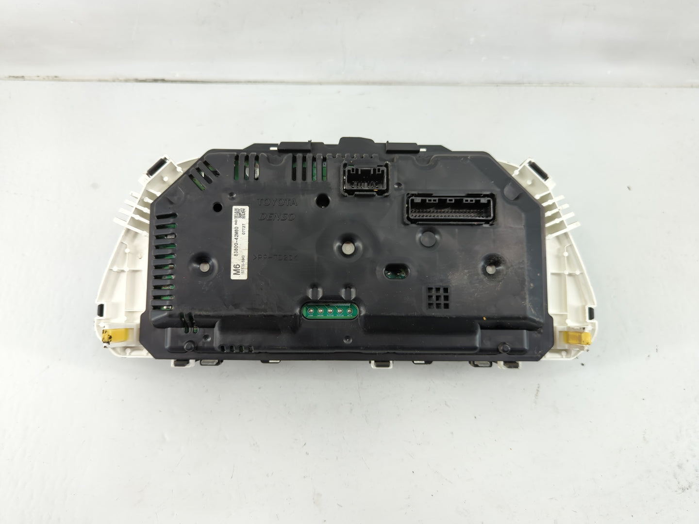 2016 Toyota Rav4 Instrument Cluster Speedometer Gauges P/N:15750-5843 83800-42M60 Fits OEM Used Auto Parts - Oemusedautopart