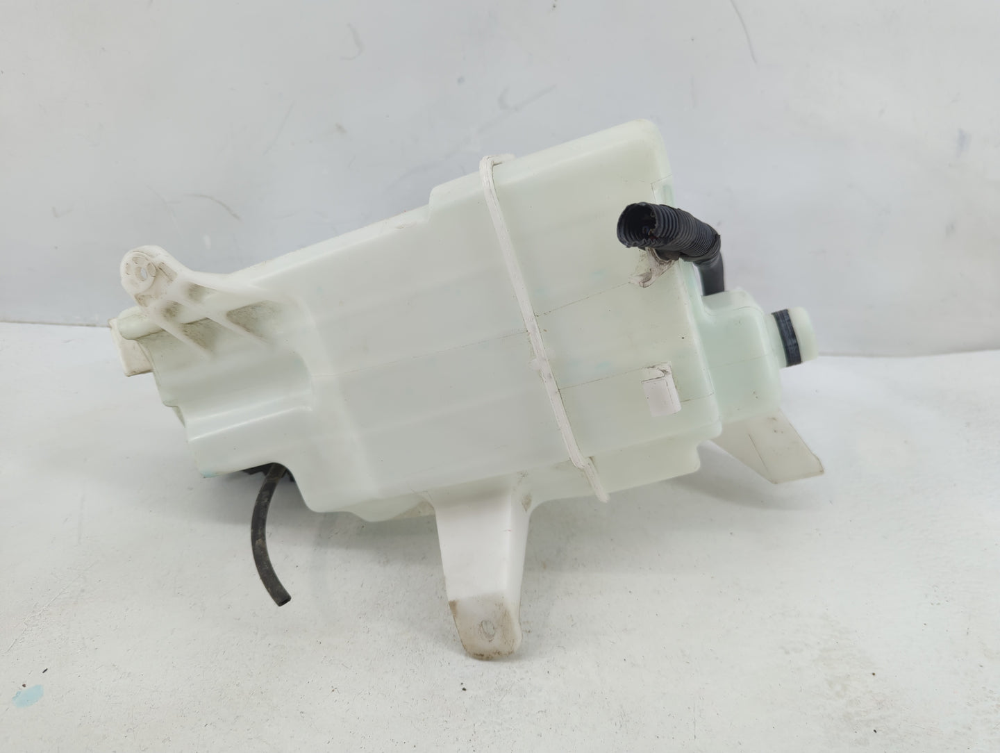 2013-2018 Toyota Rav4 Windshield Washer Fluid Reservoir Bottle Oem - Oemusedautoparts1.com