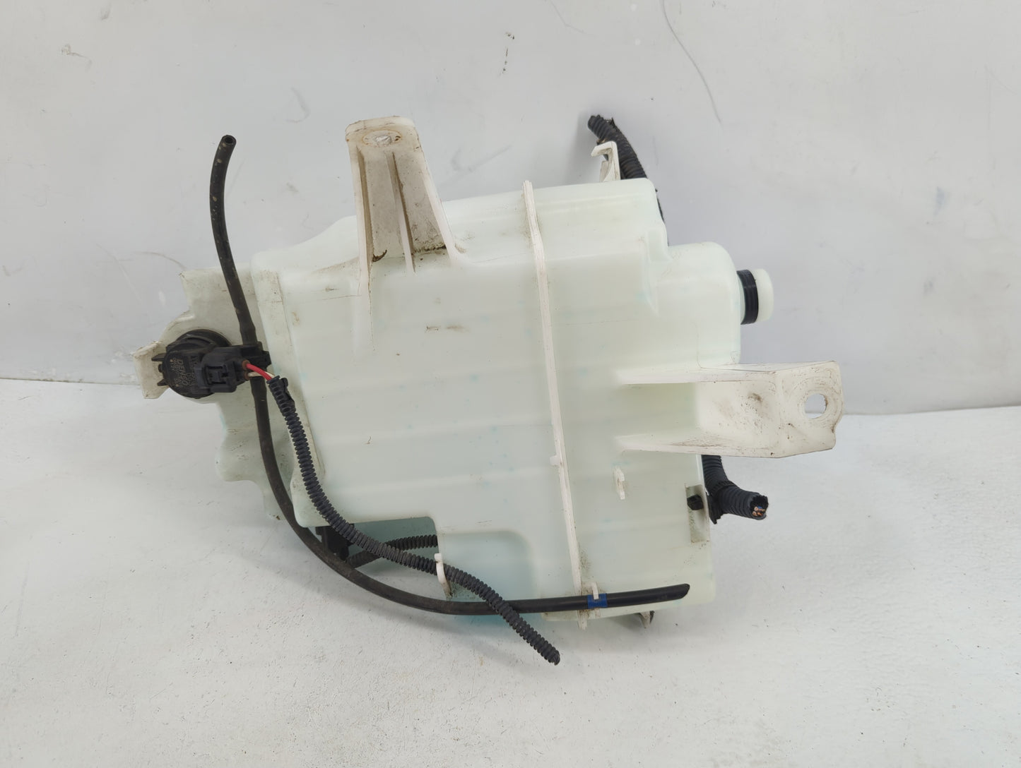 2013-2018 Toyota Rav4 Windshield Washer Fluid Reservoir Bottle Oem - Oemusedautoparts1.com