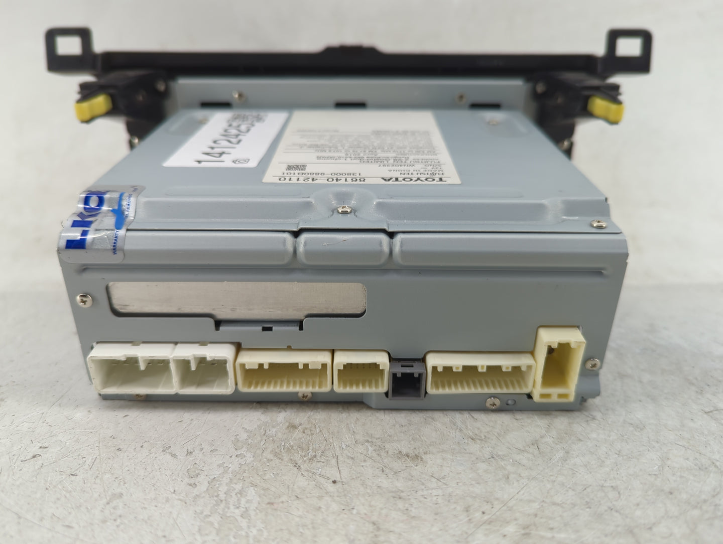 2016-2018 Toyota Rav4 Radio AM FM Cd Player Receiver Replacement P/N:86140-42110 Fits Fits 2016 2017 2018 OEM Used Auto Part