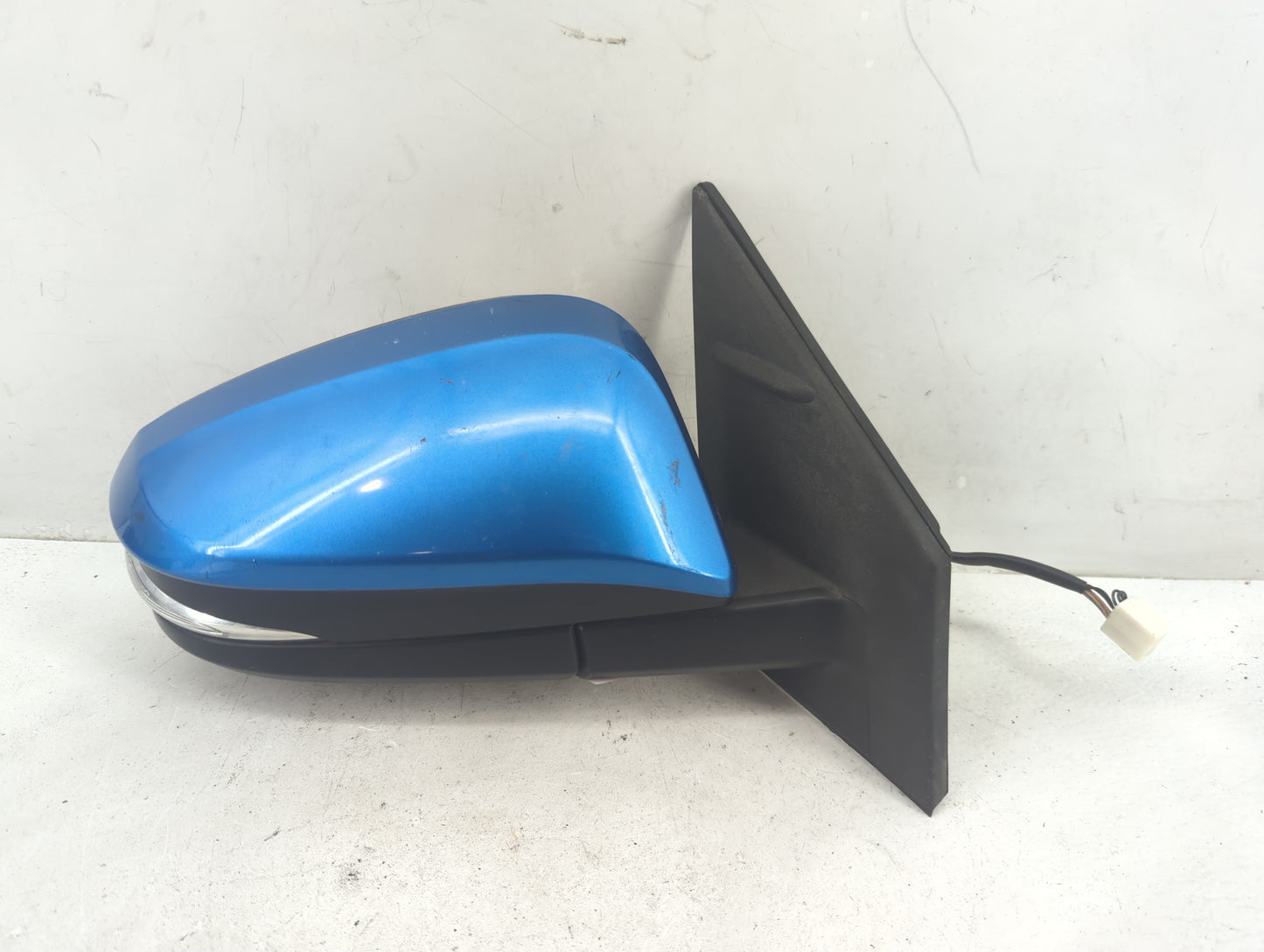 2016 Toyota Rav4 Passenger Side View Mirror - Right Door Mirror OEM Used - Oemusedautoparts1.com