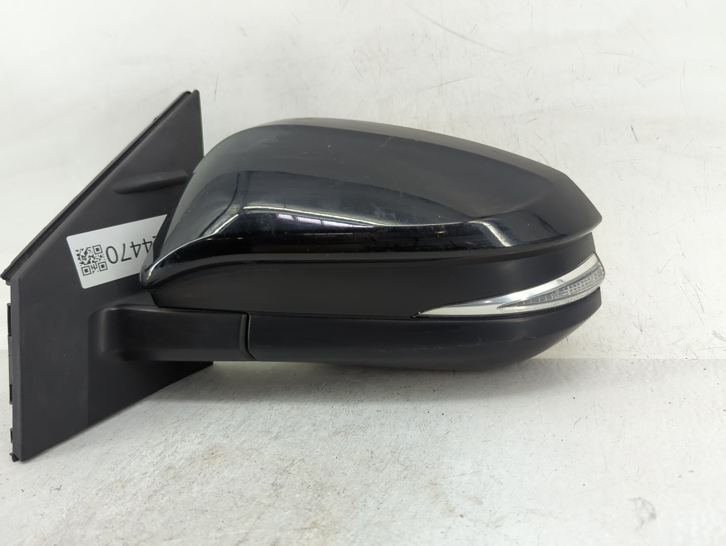 2016-2018 Toyota Rav4 Driver Side View Mirror - Left Door Mirror OEM Used - Oemusedautoparts1.com