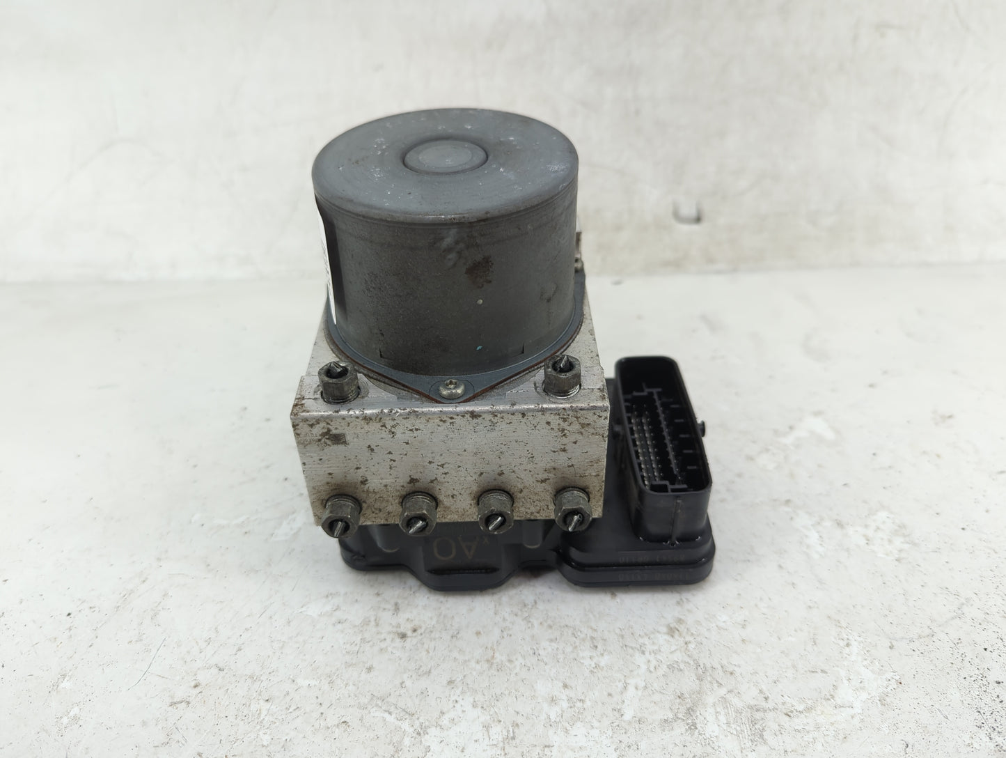 2016-2018 Toyota Rav4 ABS Pump Control Module Replacement P/N:44540-0R110 44510-42350 Fits Fits 2016 2017 2018 OEM Used Auto