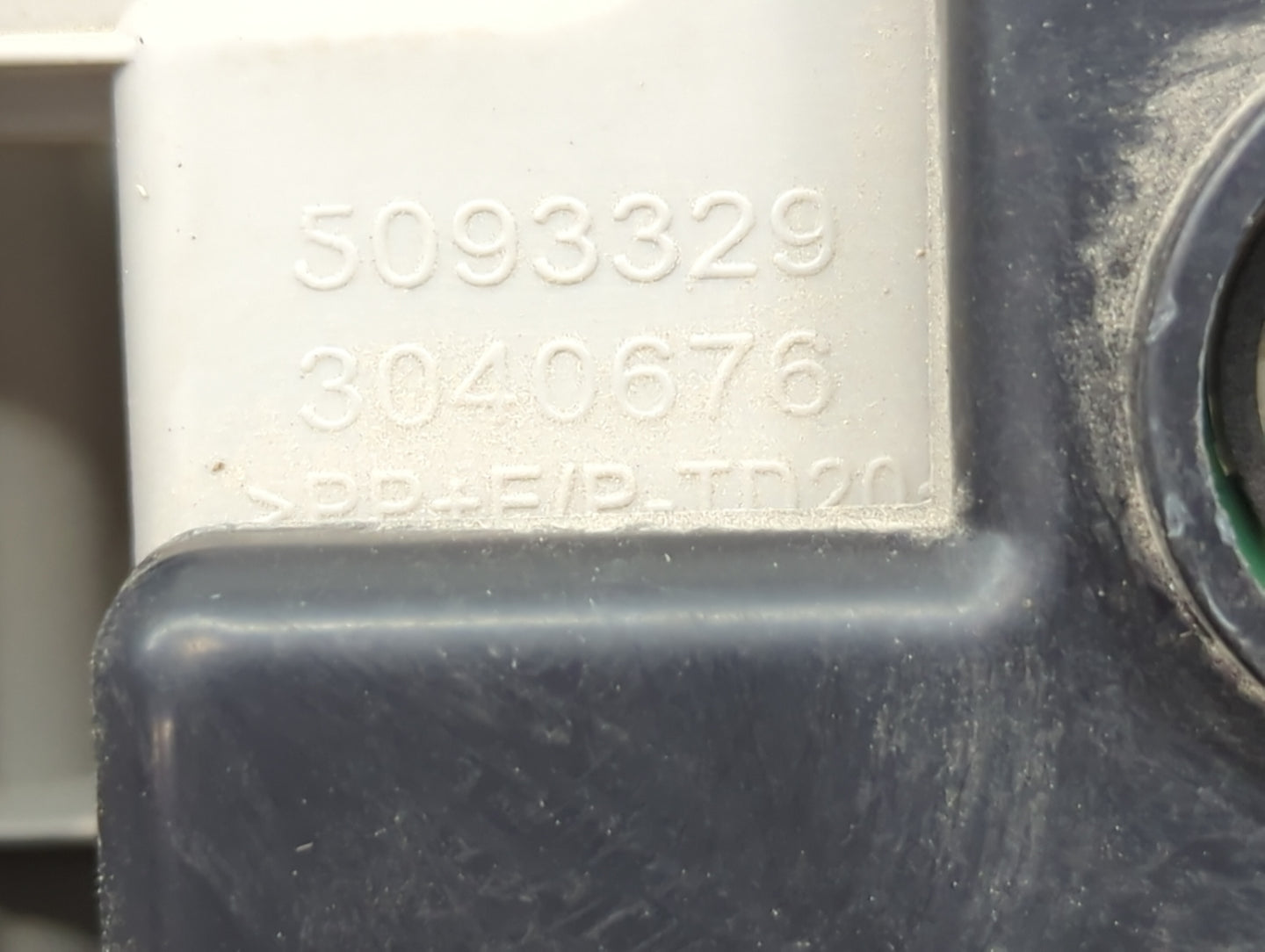 2016 Toyota Rav4 Overhead Roof Console - Oemusedautoparts1.com