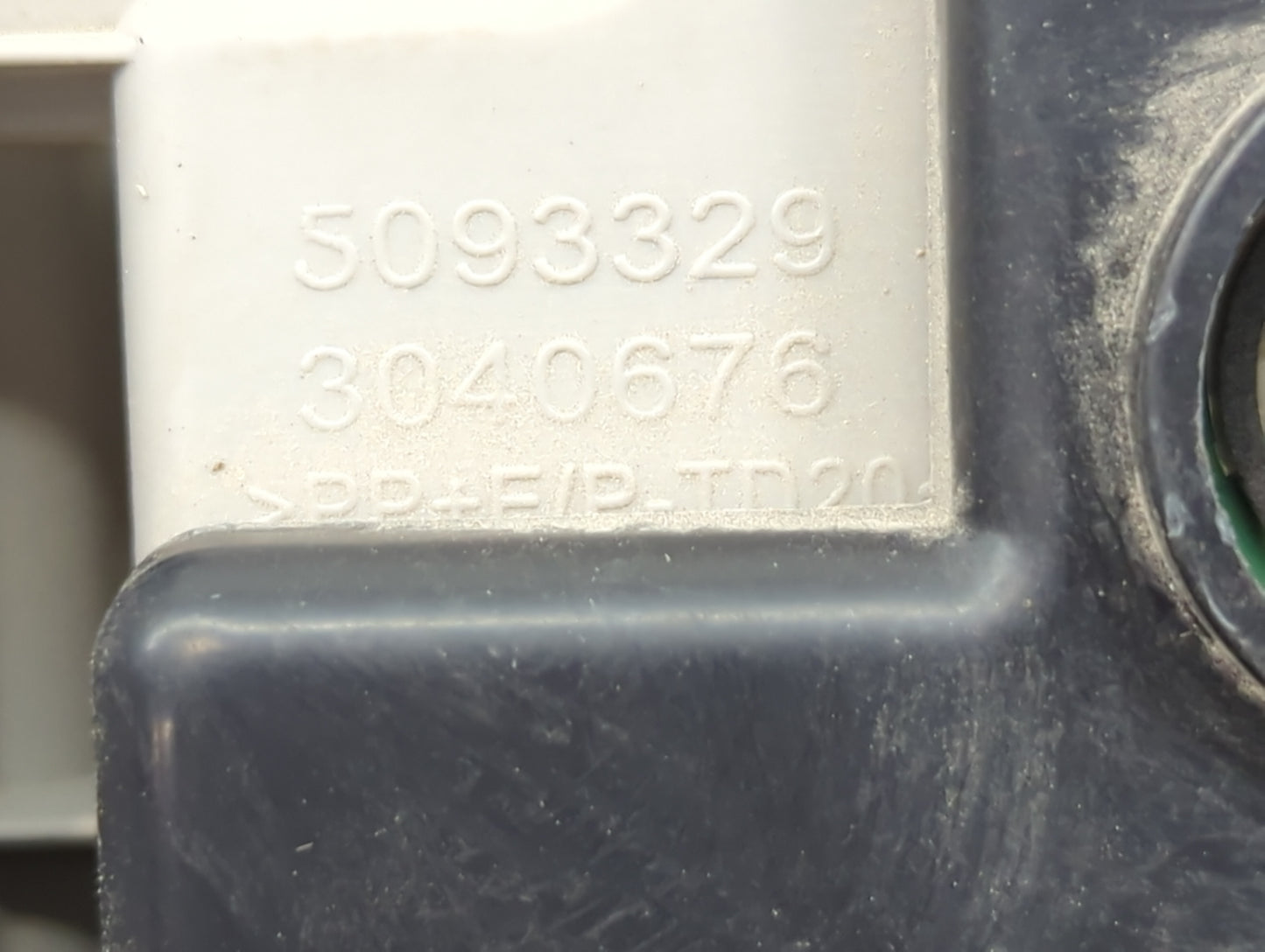 2016 Toyota Rav4 Overhead Roof Console - Oemusedautoparts1.com