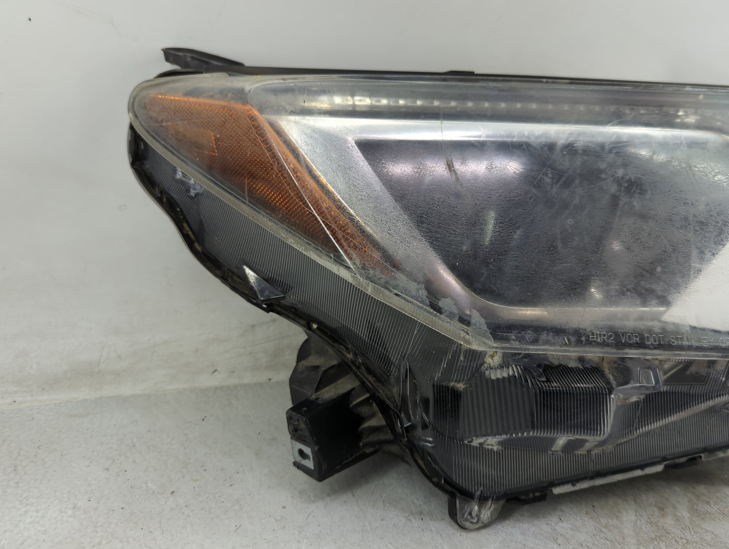 2016-2018 Toyota Rav4 Passenger Right Oem Head Light Headlight Lamp - Oemusedautoparts1.com